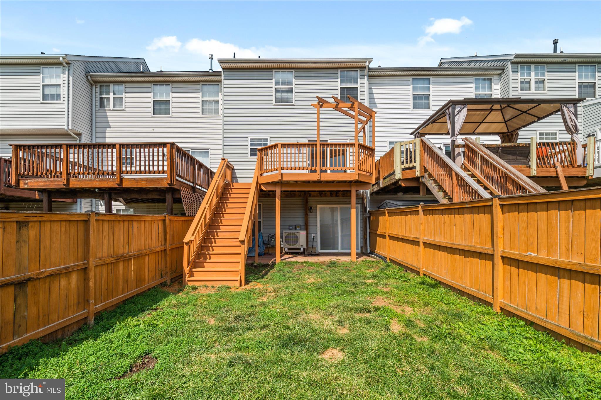 WELLINGTON TRACE - Residential