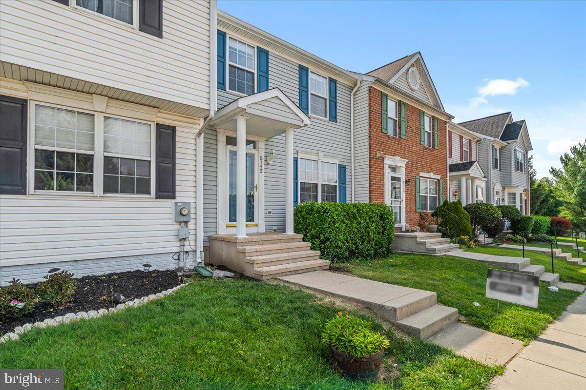 WELLINGTON TRACE - Residential