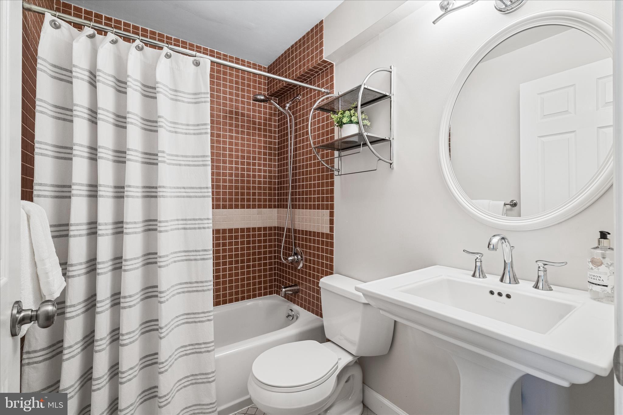 WELLINGTON TRACE - Residential