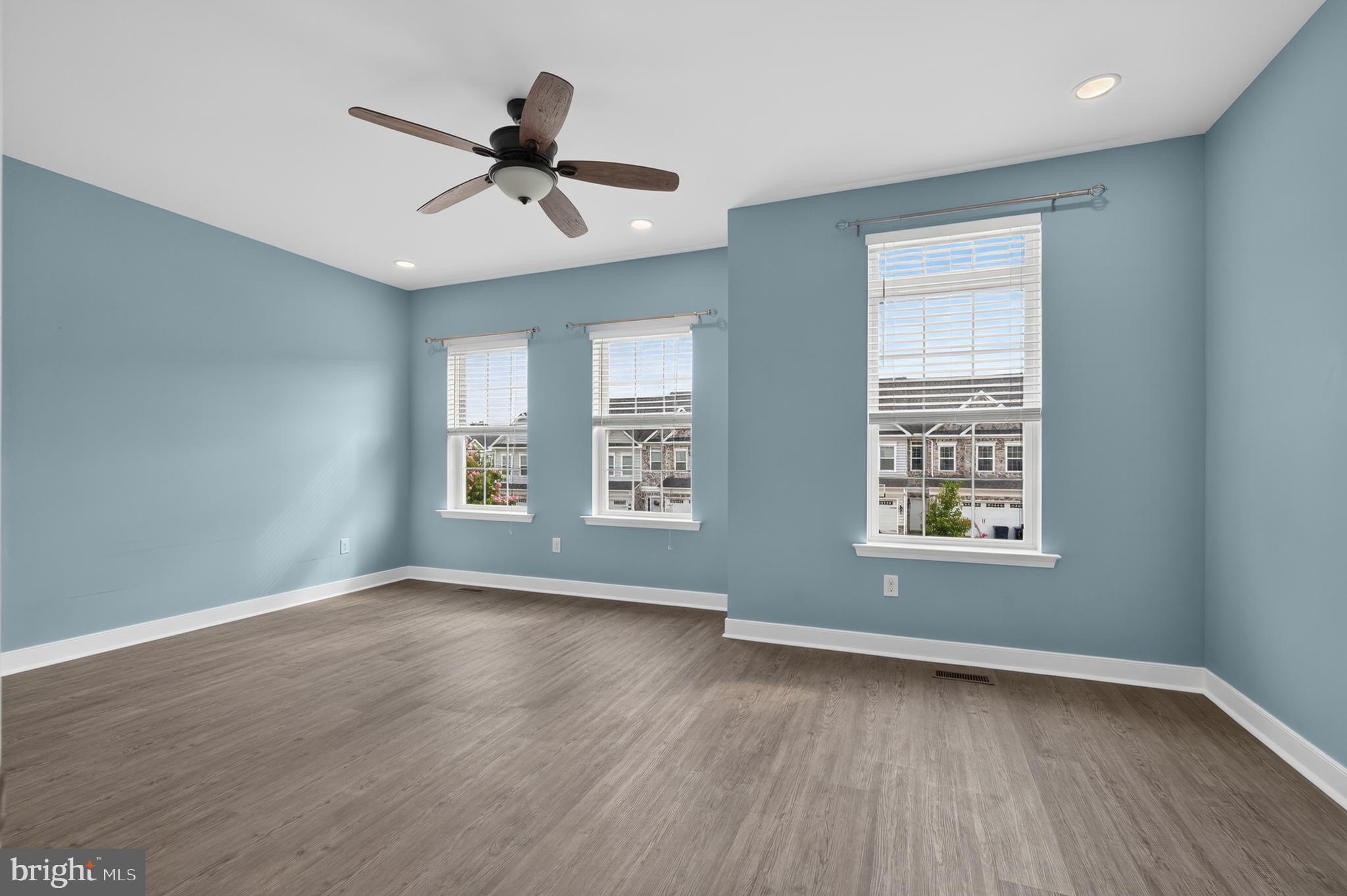SPRING OAK - Residential