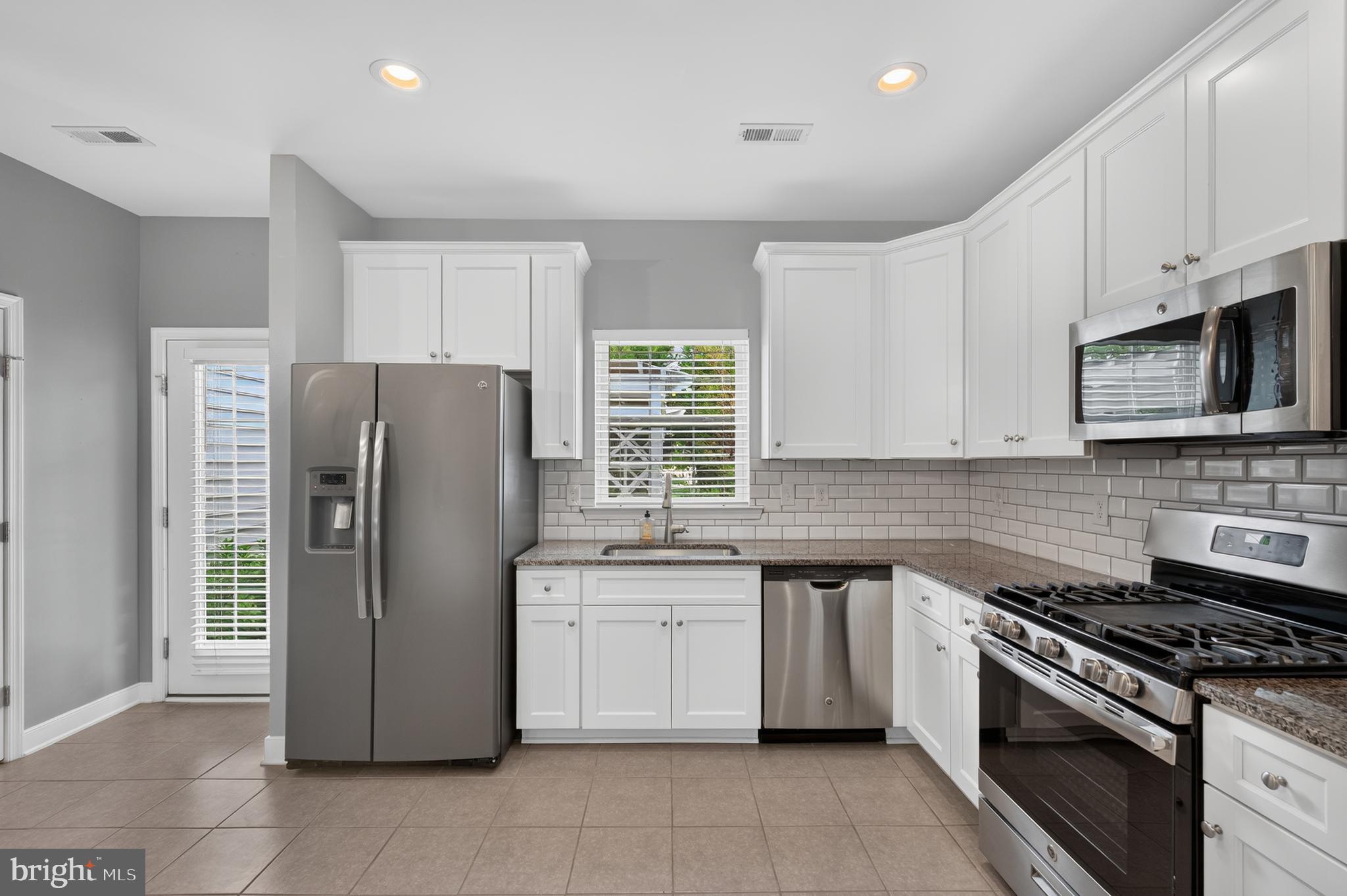 SPRING OAK - Residential