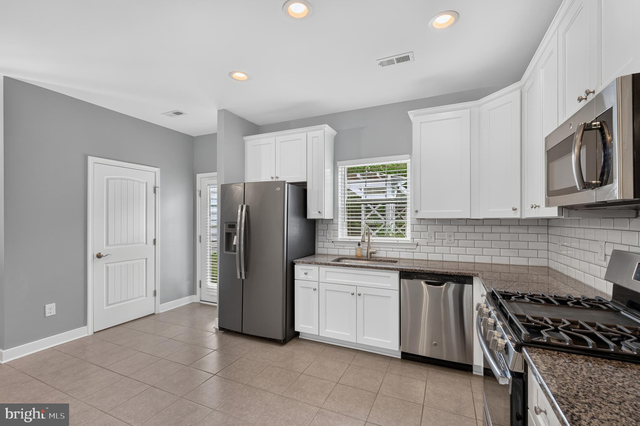 SPRING OAK - Residential