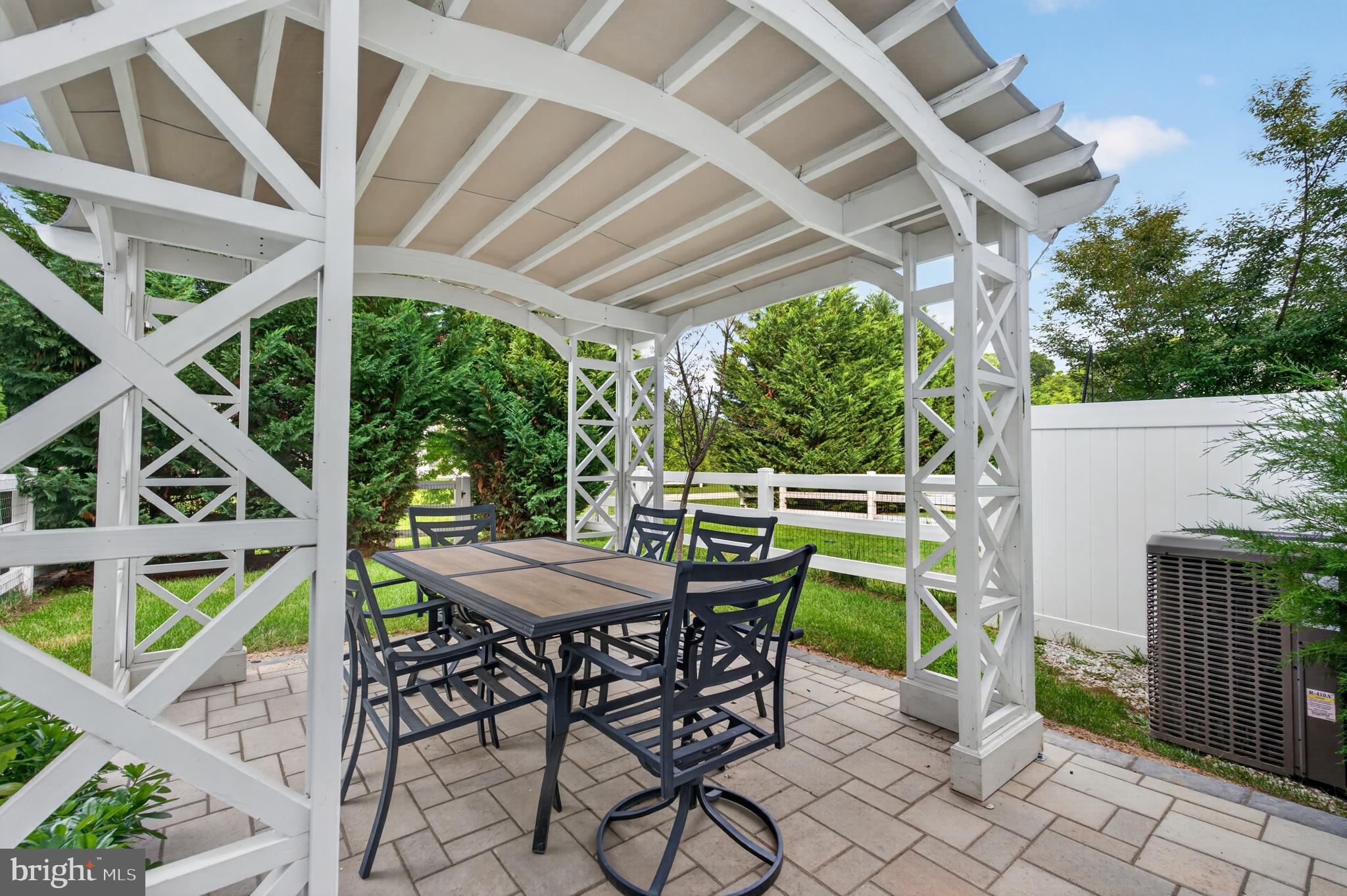 SPRING OAK - Residential