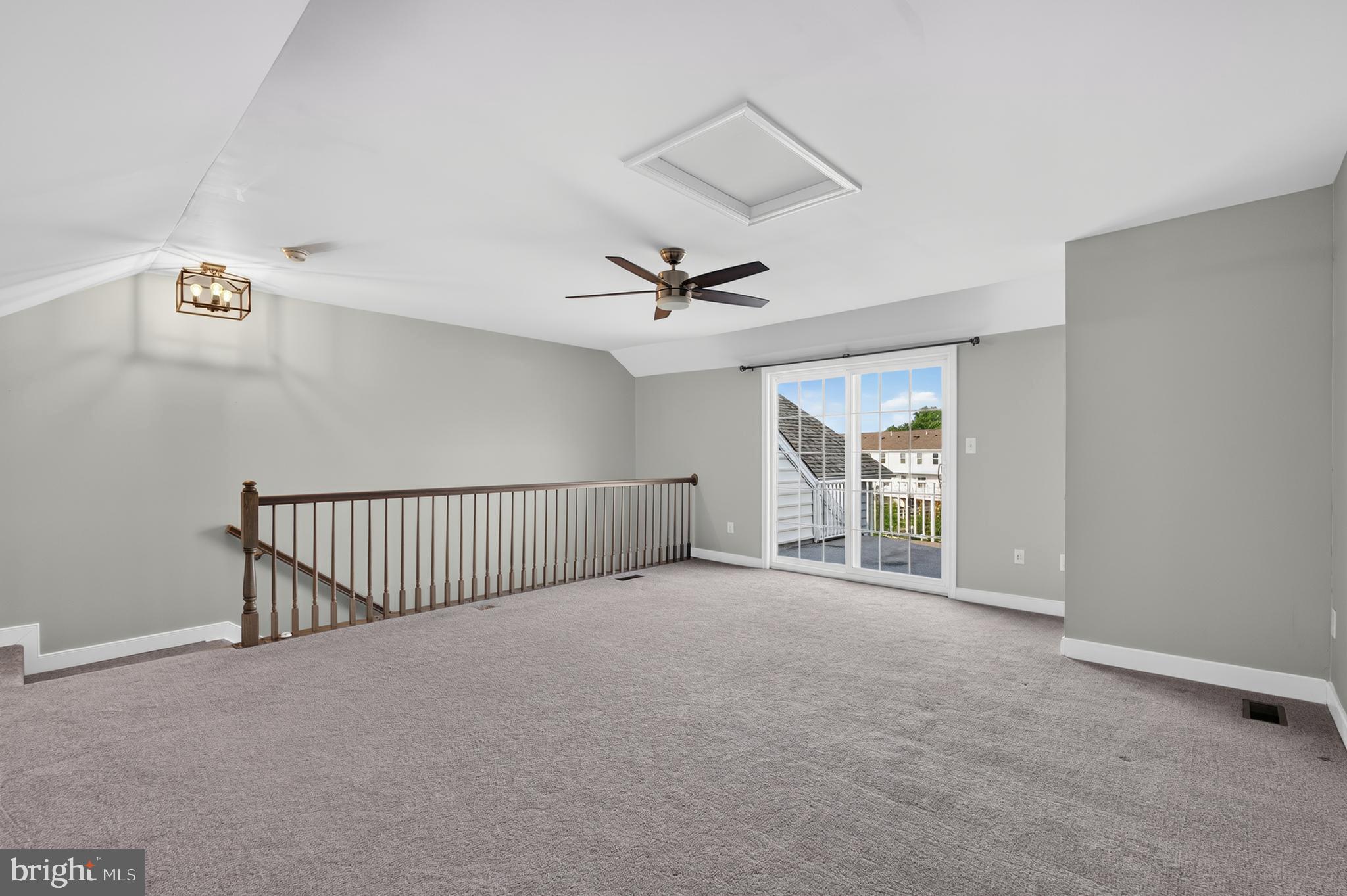 SPRING OAK - Residential