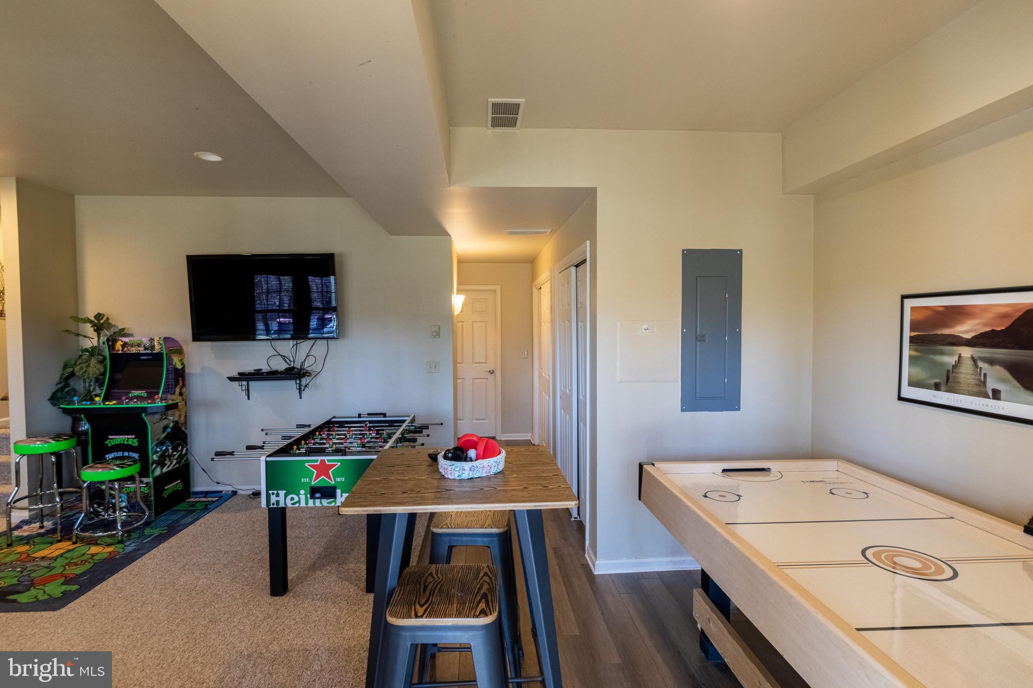 LAURELWOODS - Residential