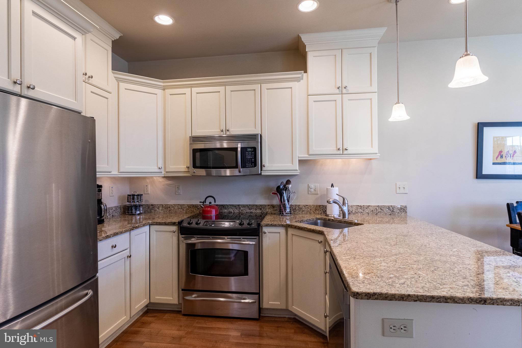 LAURELWOODS - Residential