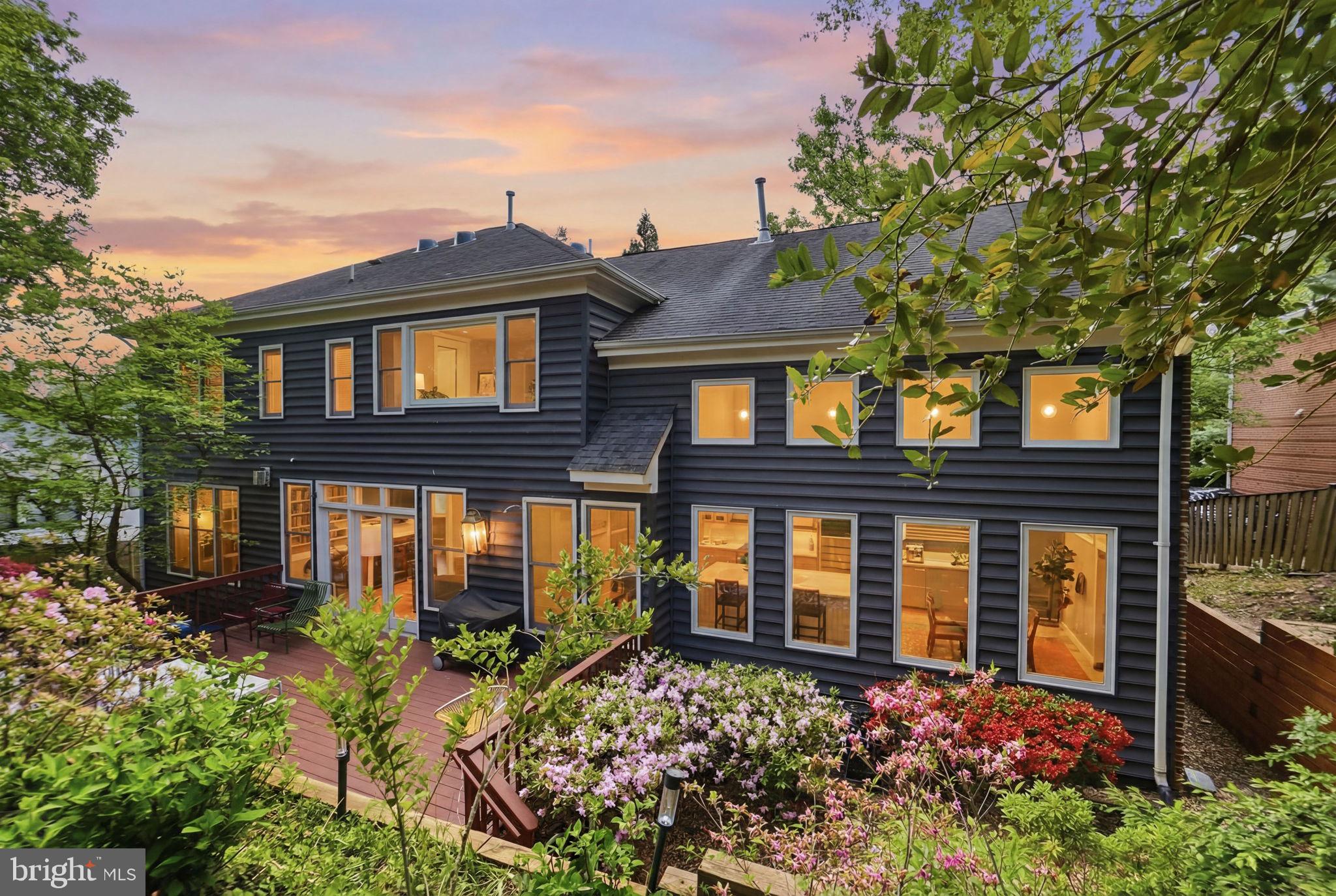 LORCOM GROVE - Residential