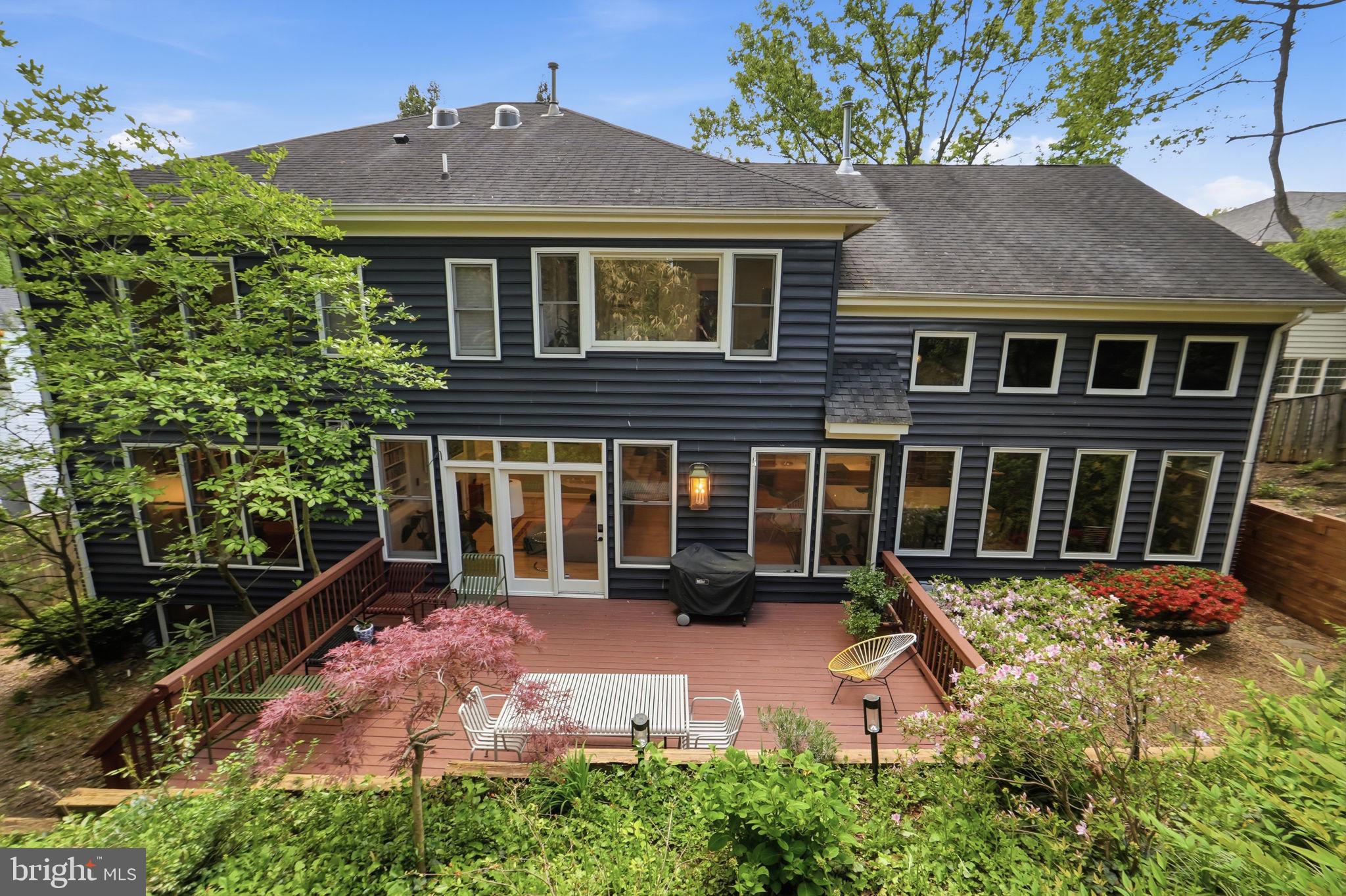 LORCOM GROVE - Residential