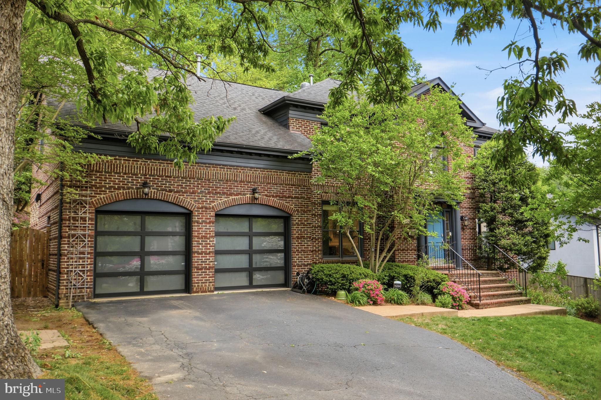 LORCOM GROVE - Residential