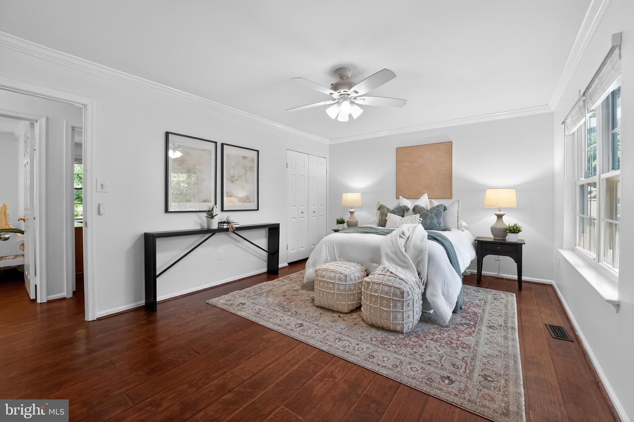 COLLEGE MANOR - Residential