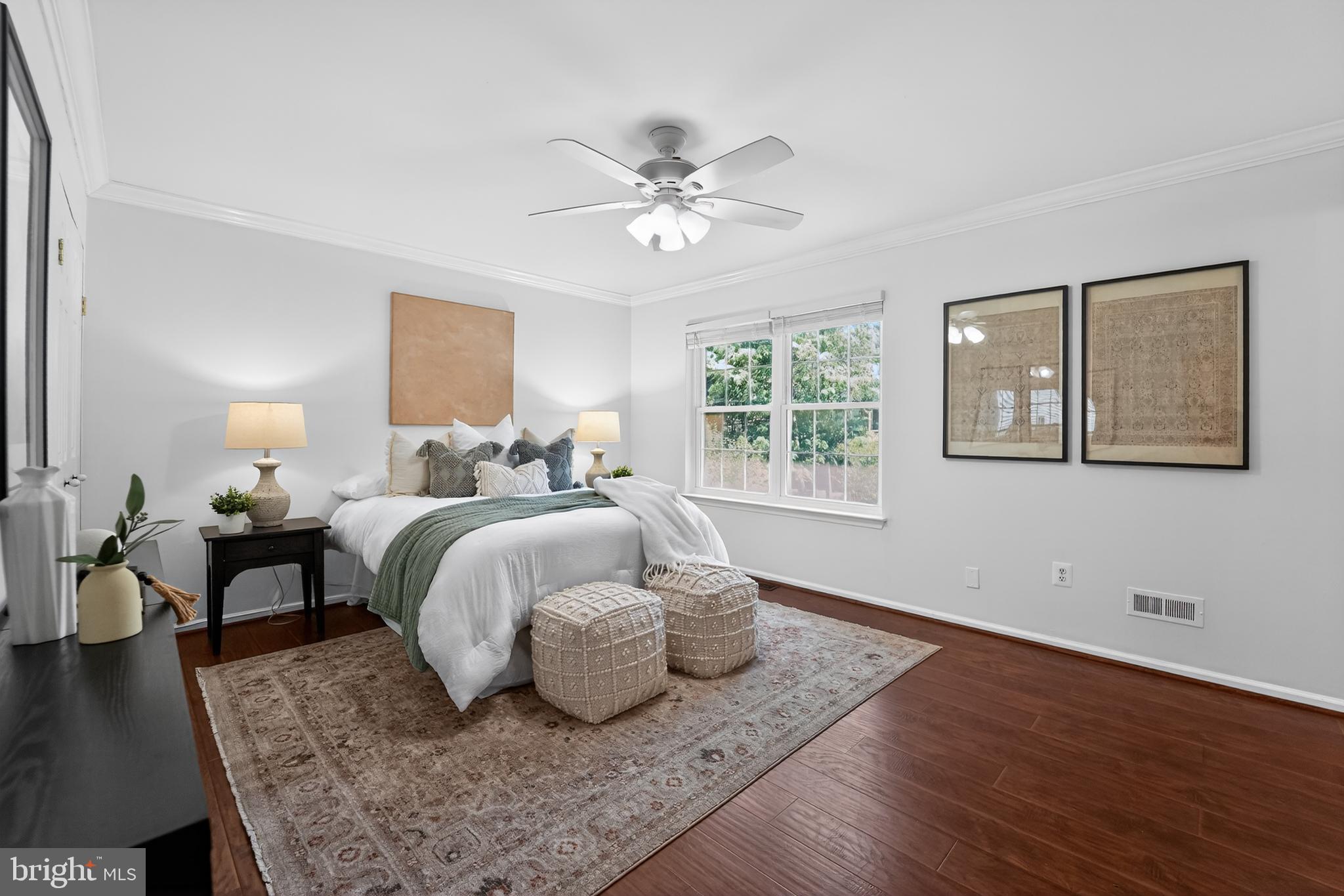 COLLEGE MANOR - Residential