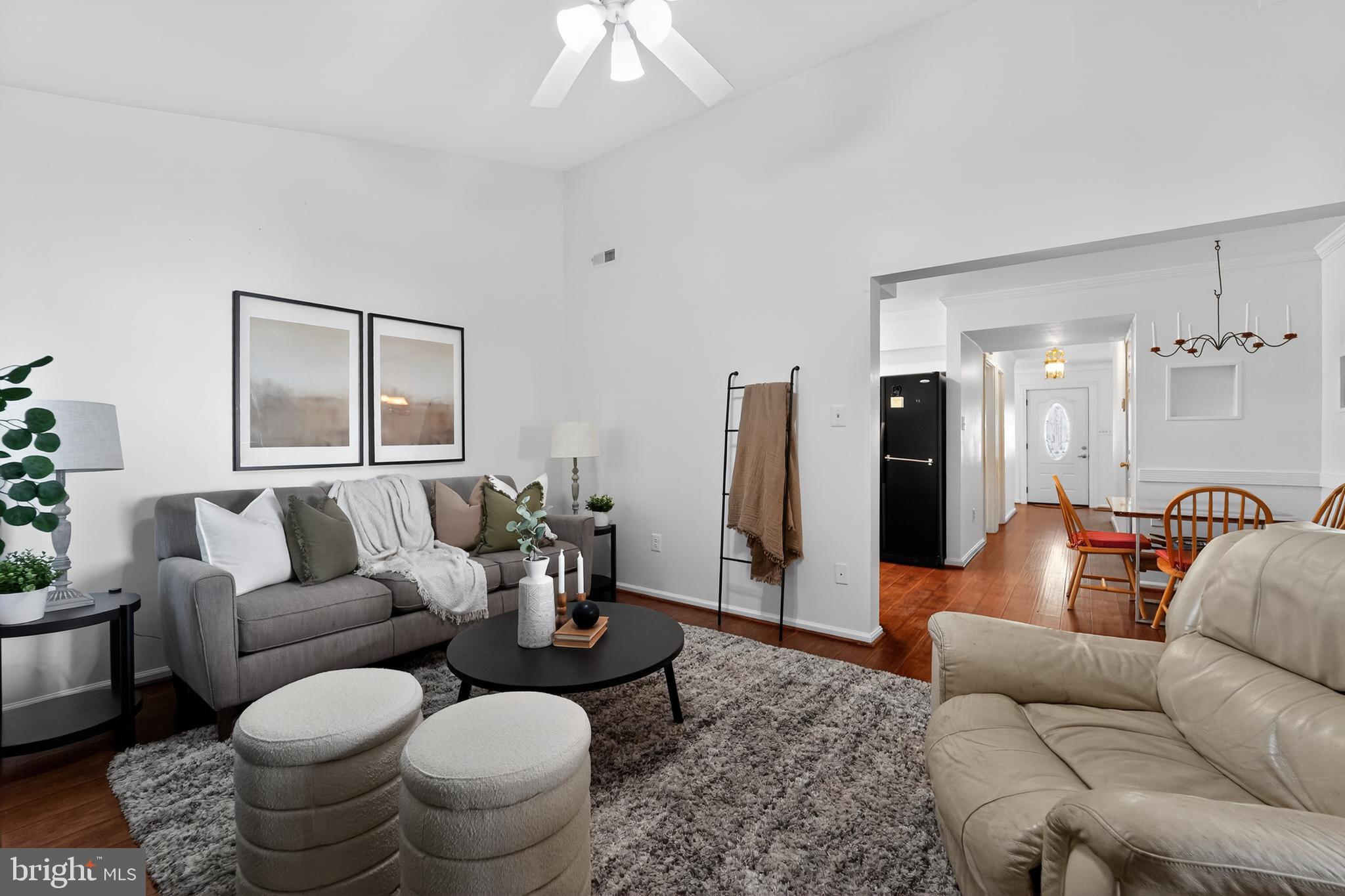 COLLEGE MANOR - Residential