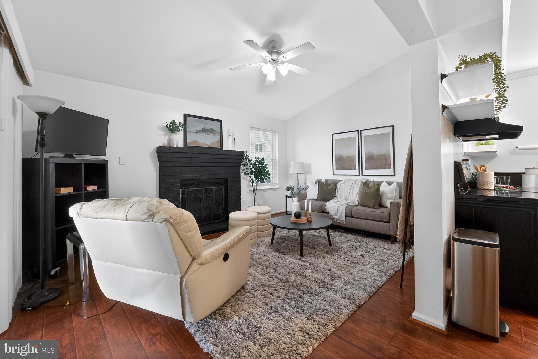 COLLEGE MANOR - Residential