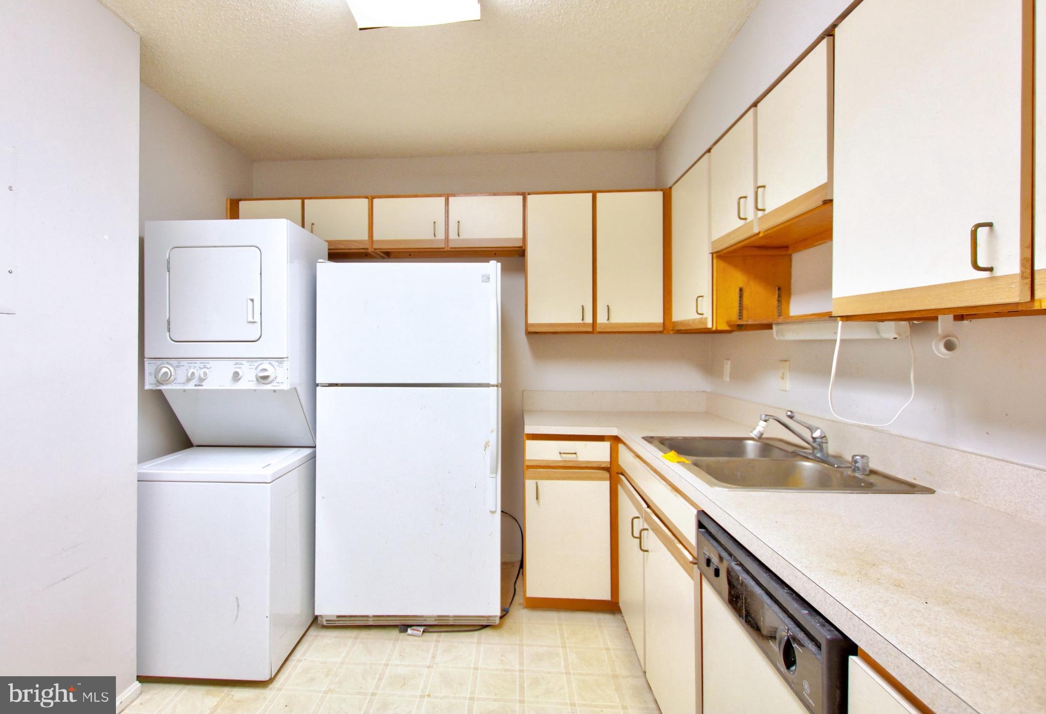 LEISURE WORLD - Residential