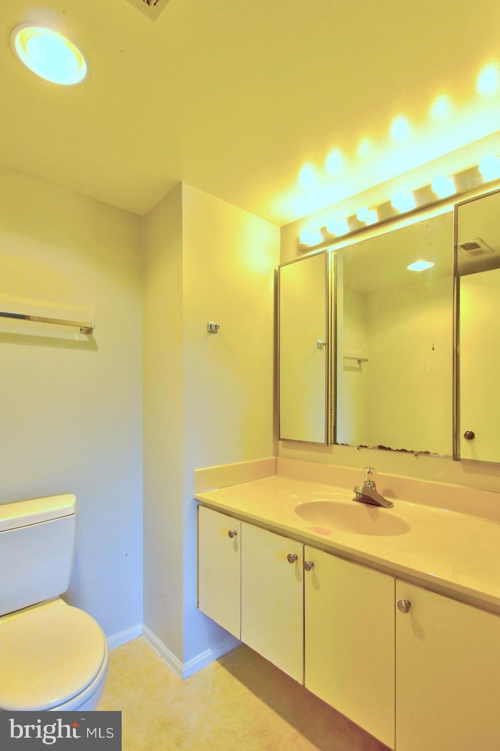 LEISURE WORLD - Residential