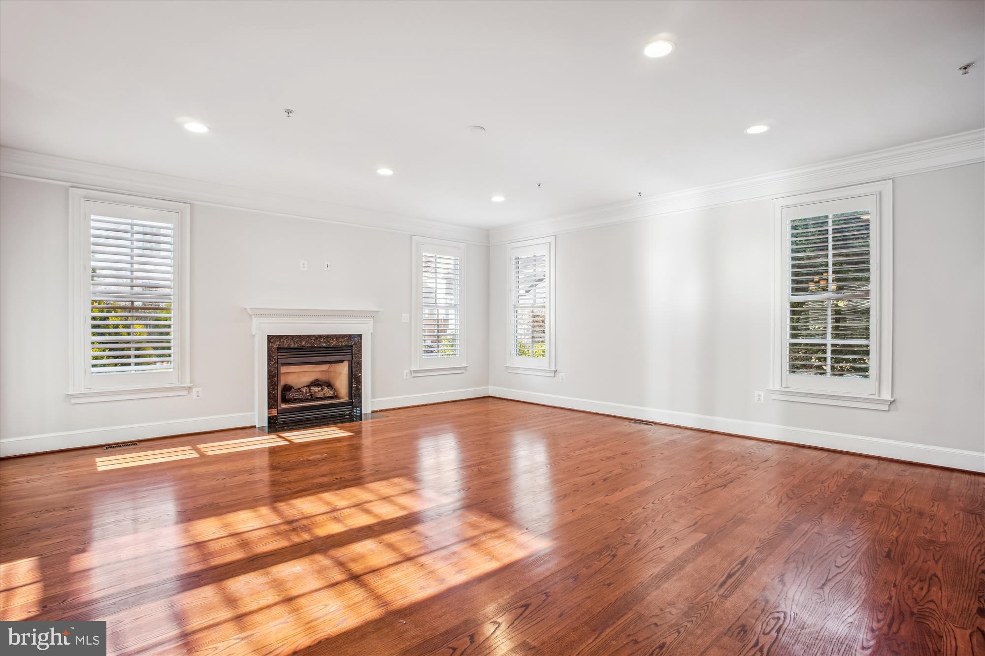HUNTINGTON TERRACE - Residential