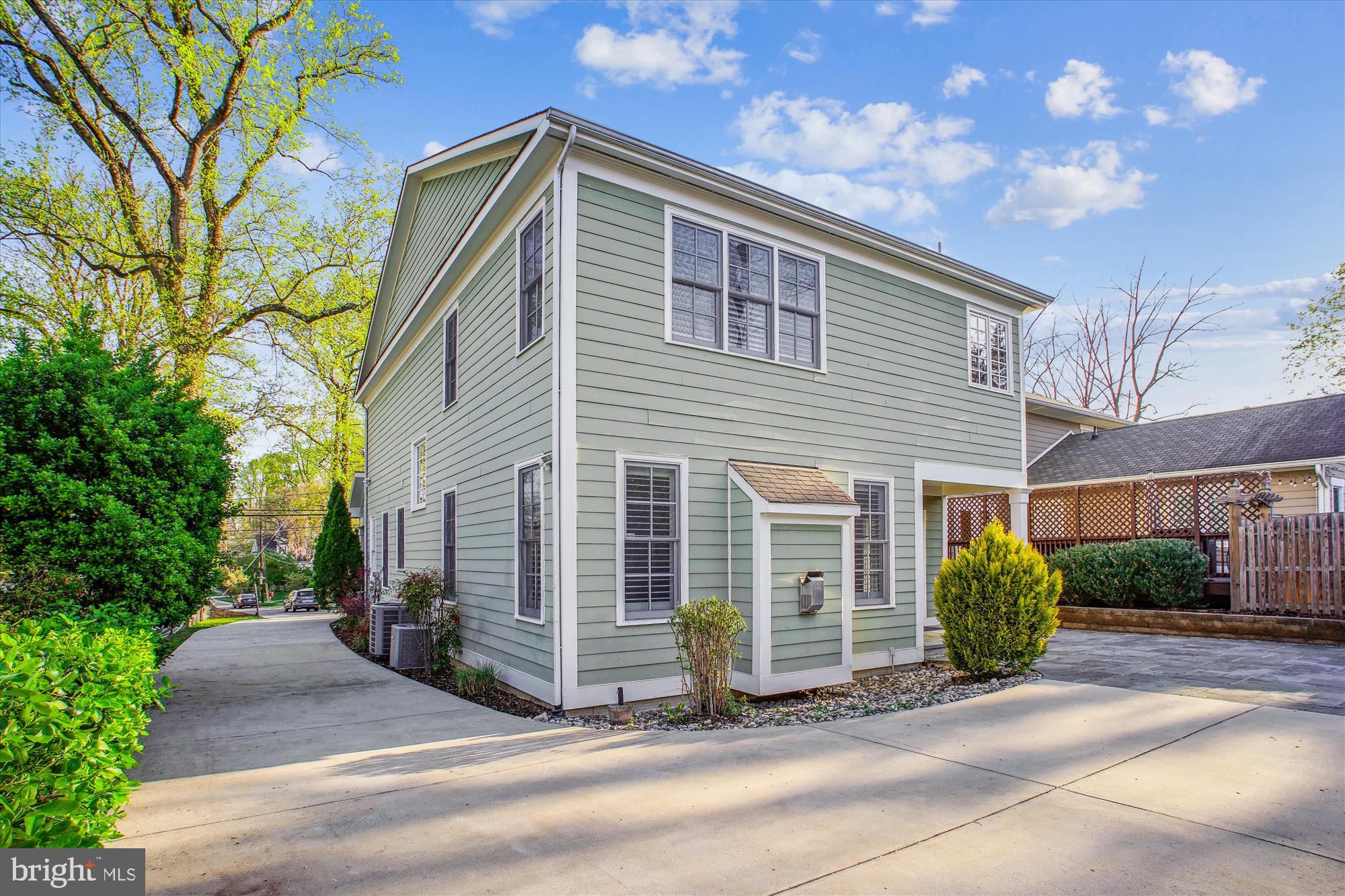 HUNTINGTON TERRACE - Residential