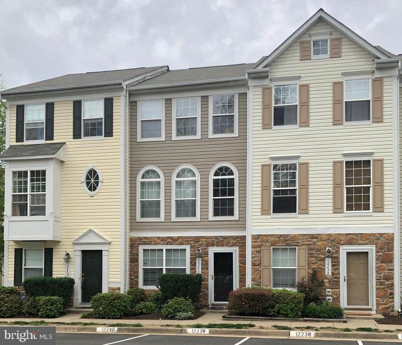 Don't miss the opportunity to rent this fantastic condo-style townhome conveniently situated just off Old Bridge Road in Lake Ridge, VA.
The lower level includes a private bedroom, a spacious recreation room with walk-out access to the backyard, and an in-unit washer and dryer.
Upstairs on the main level, enjoy a large eat-in kitchen featuring newer appliances, a center island, a half bath, and an open-concept living and dining area with hardwood floors.
The top level boasts two generously sized primary suites, each complete with its own full bathroom—perfect for comfort and privacy.
Conveniently located near I-95 and Route 1, offering an easy commute and quick access to local amenities.
