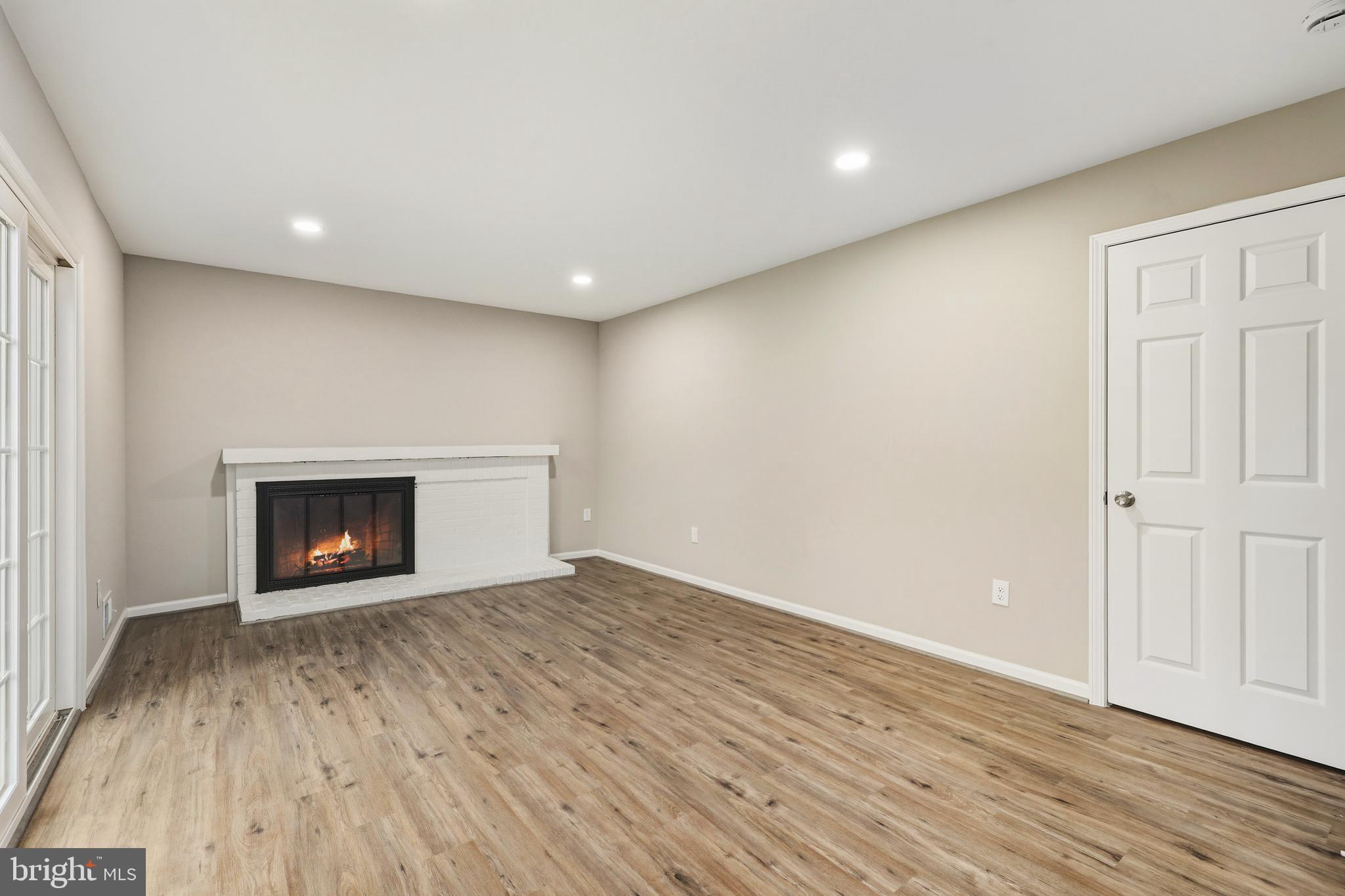 CANTERBURY WOODS - Residential