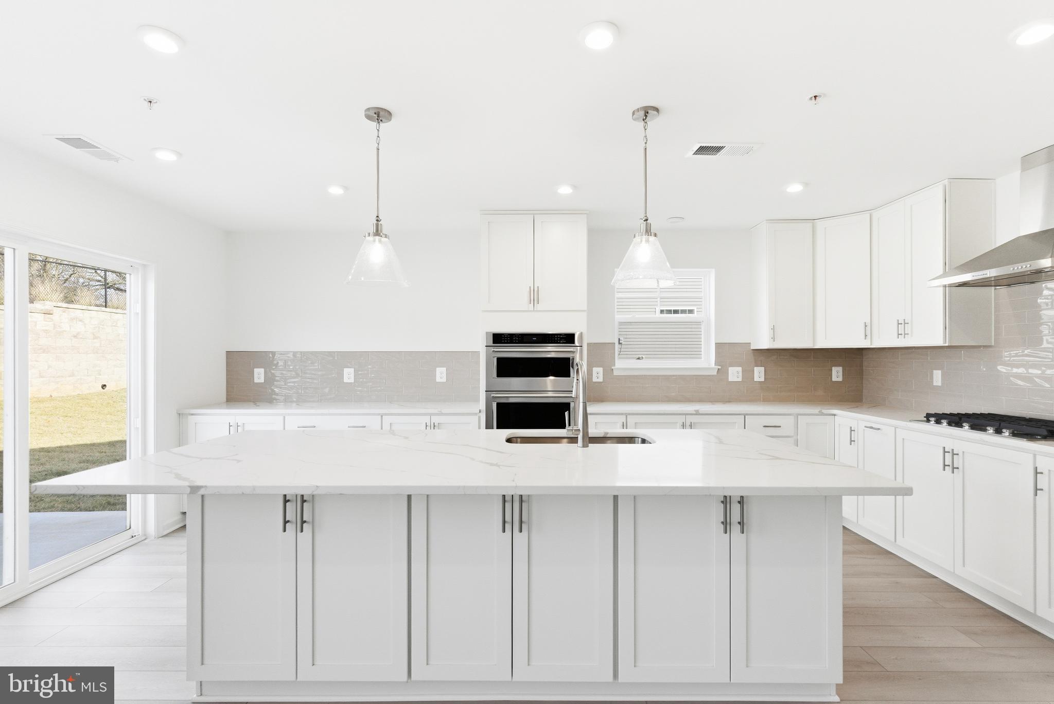 ROSEHILL MANOR - Residential