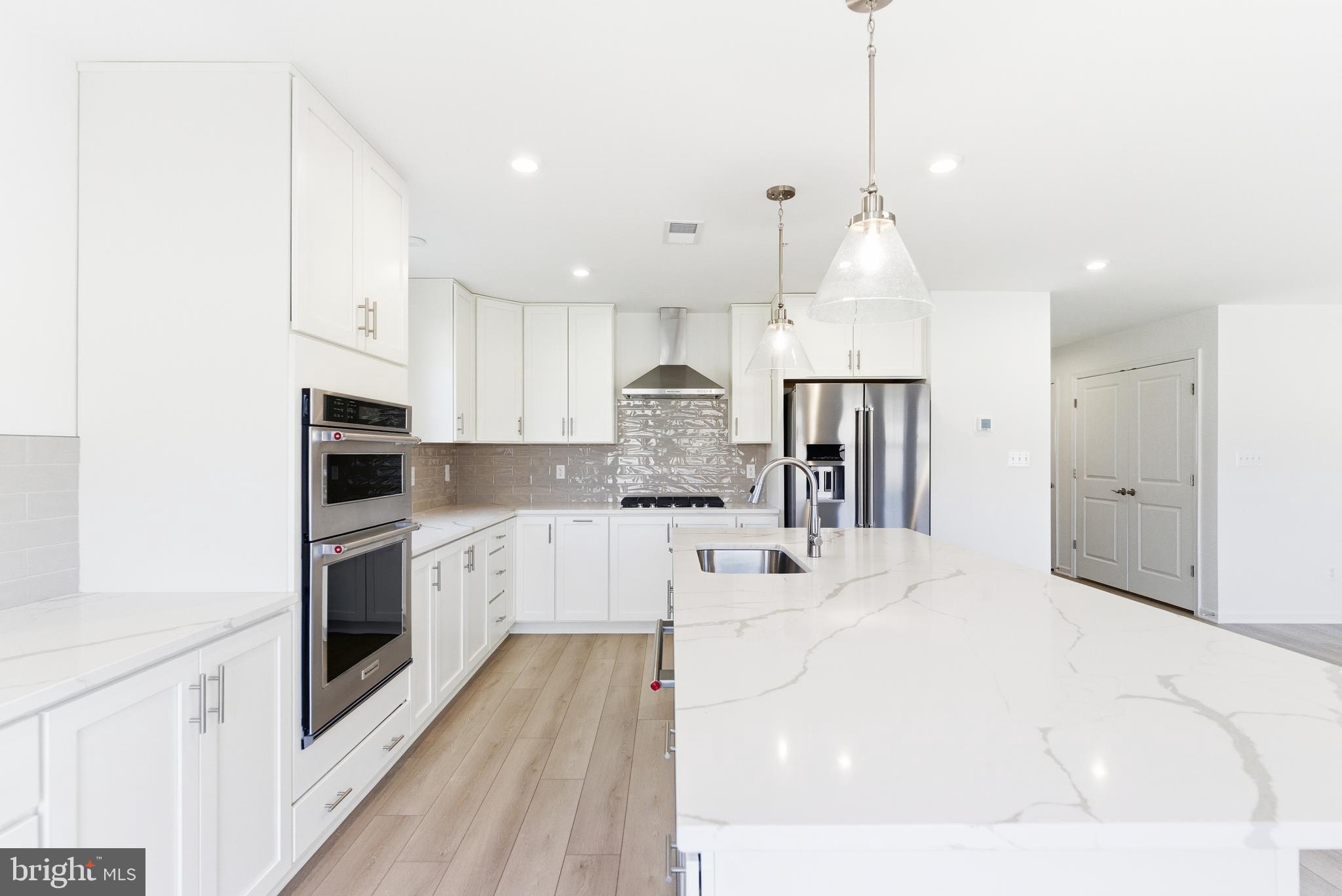 ROSEHILL MANOR - Residential