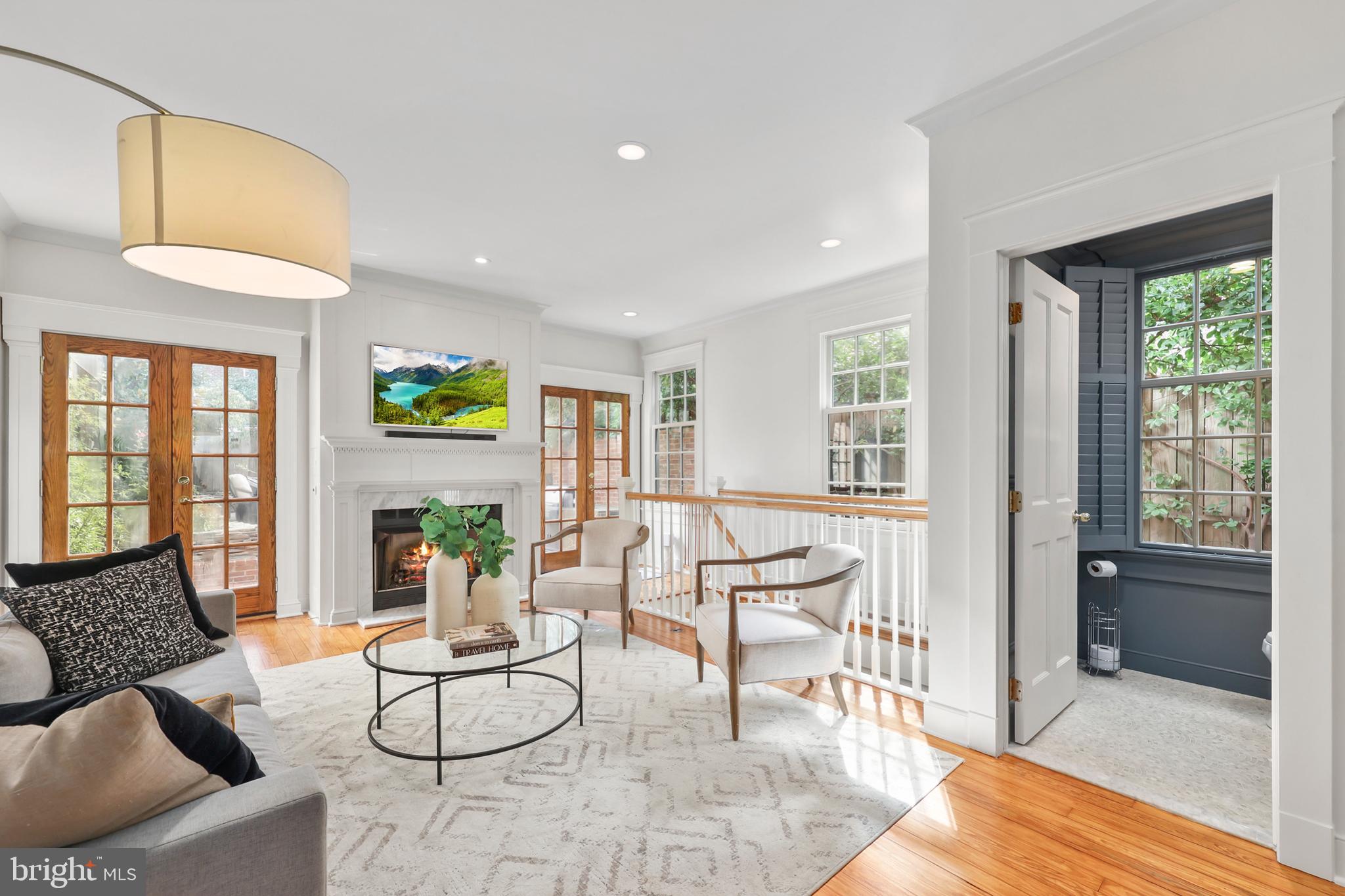 OLD TOWN ALEXANDRIA - Residential