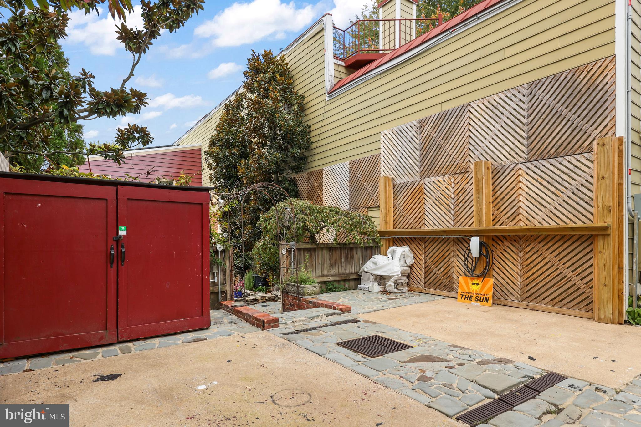 OLD TOWN ALEXANDRIA - Residential