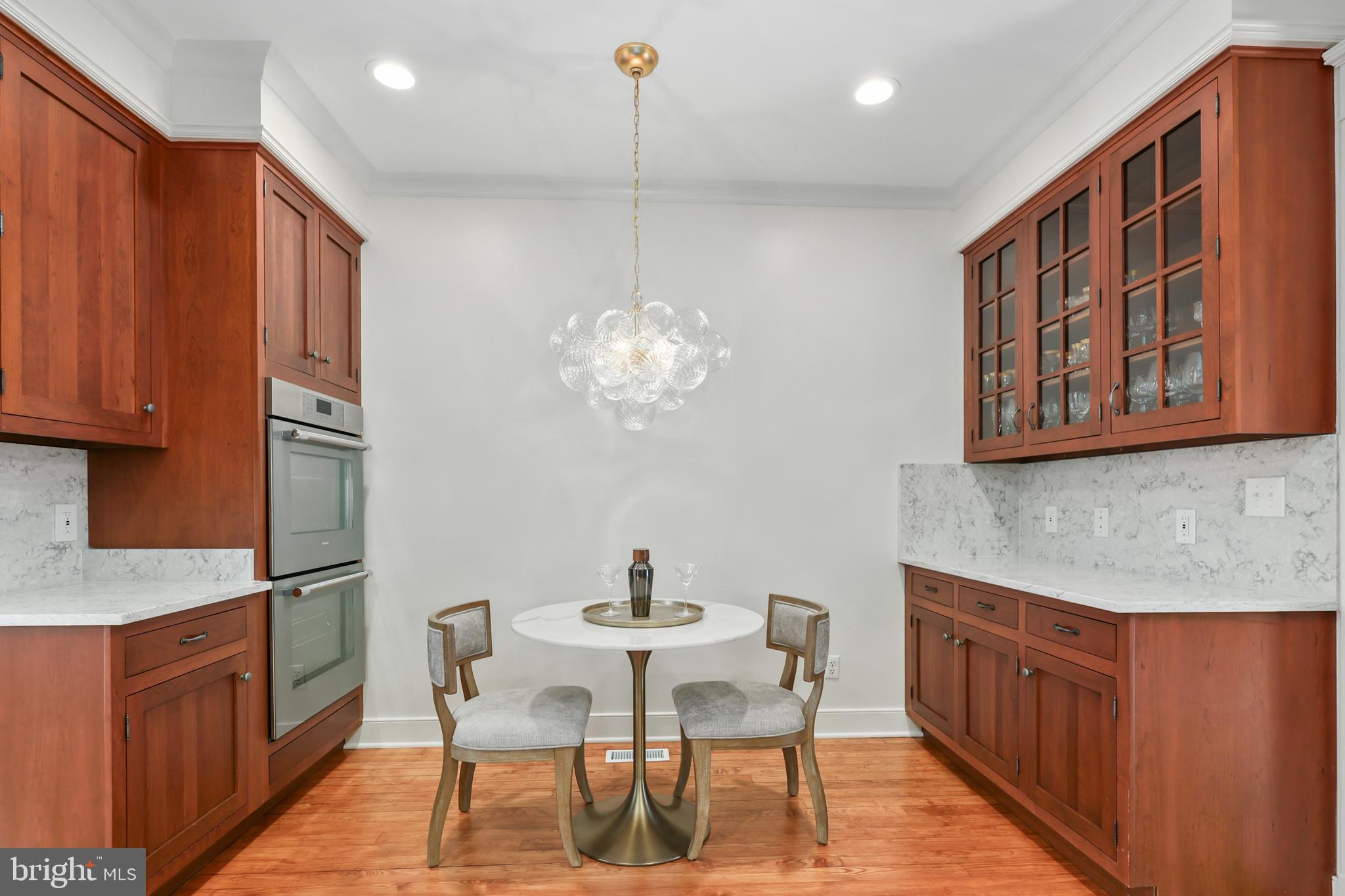 OLD TOWN ALEXANDRIA - Residential