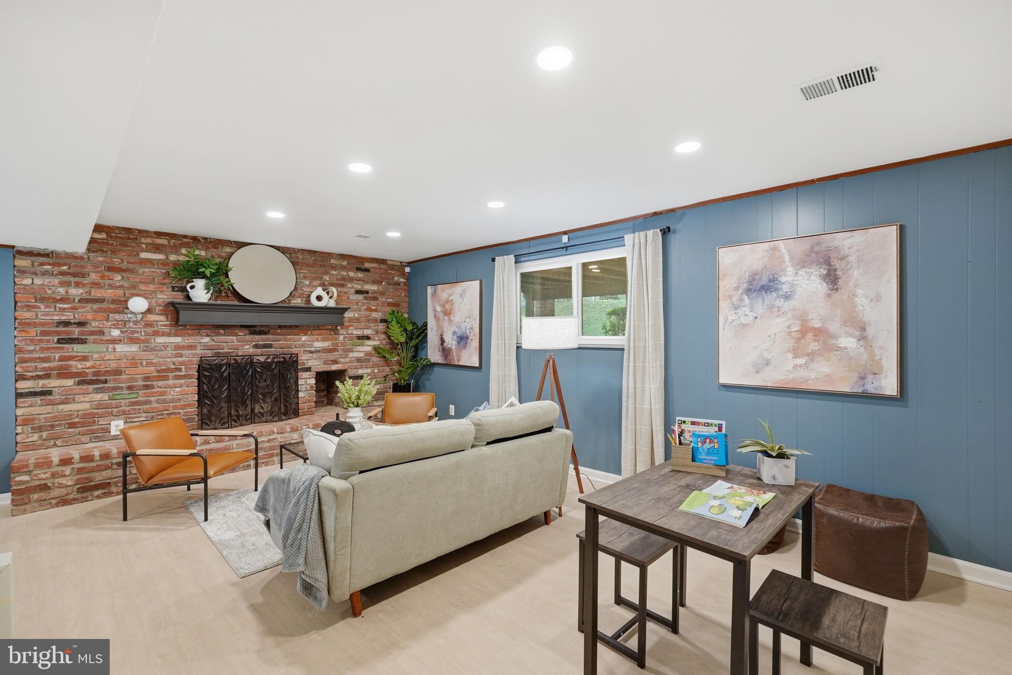 BEL PRE WOODS - Residential