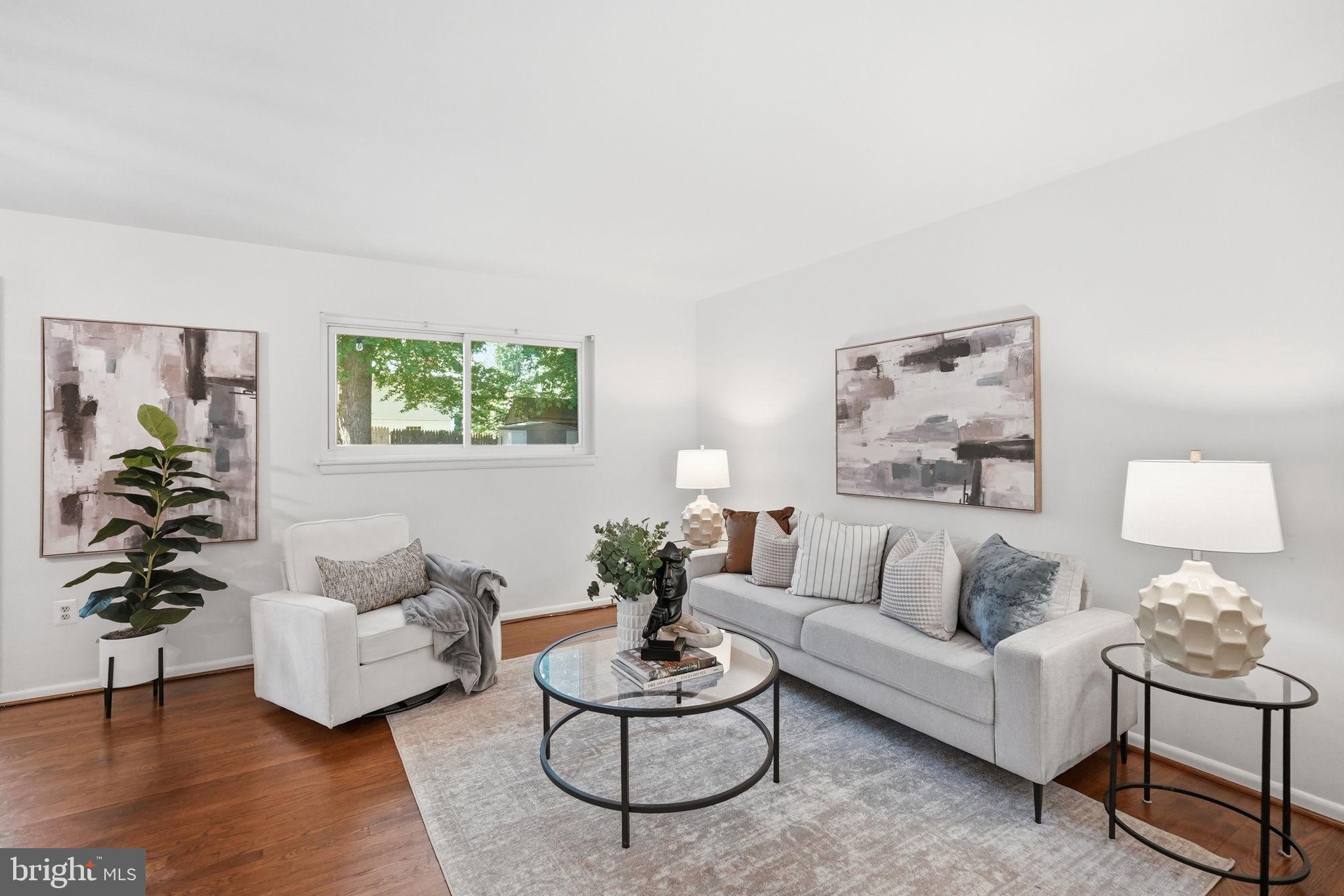 BEL PRE WOODS - Residential