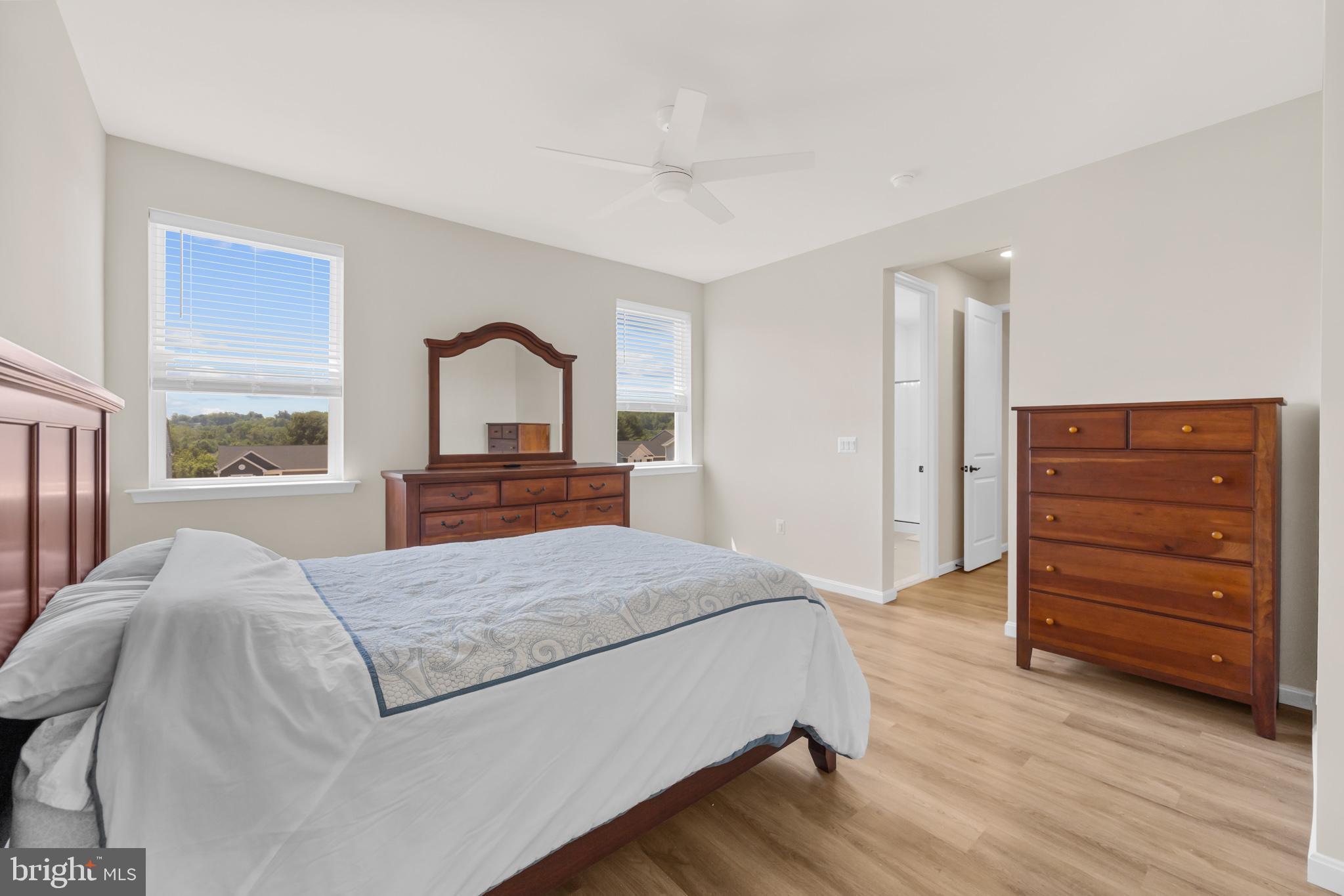 ROUND HILL MEADOWS - Residential