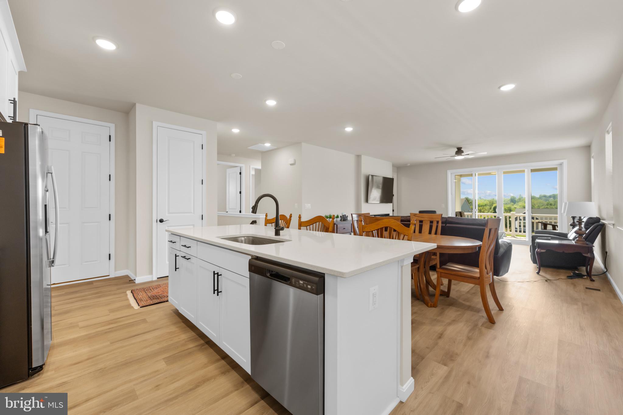 ROUND HILL MEADOWS - Residential