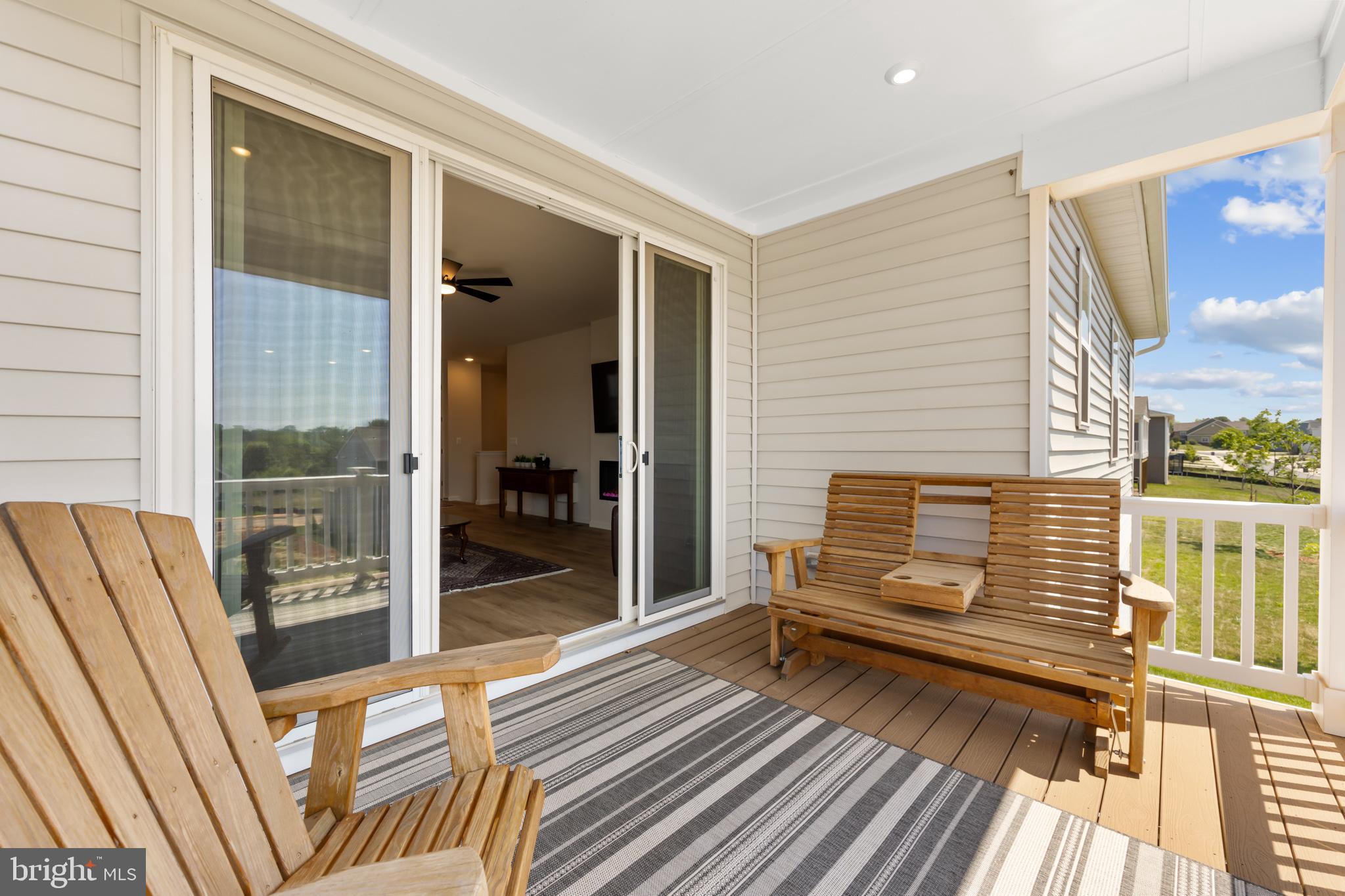 ROUND HILL MEADOWS - Residential
