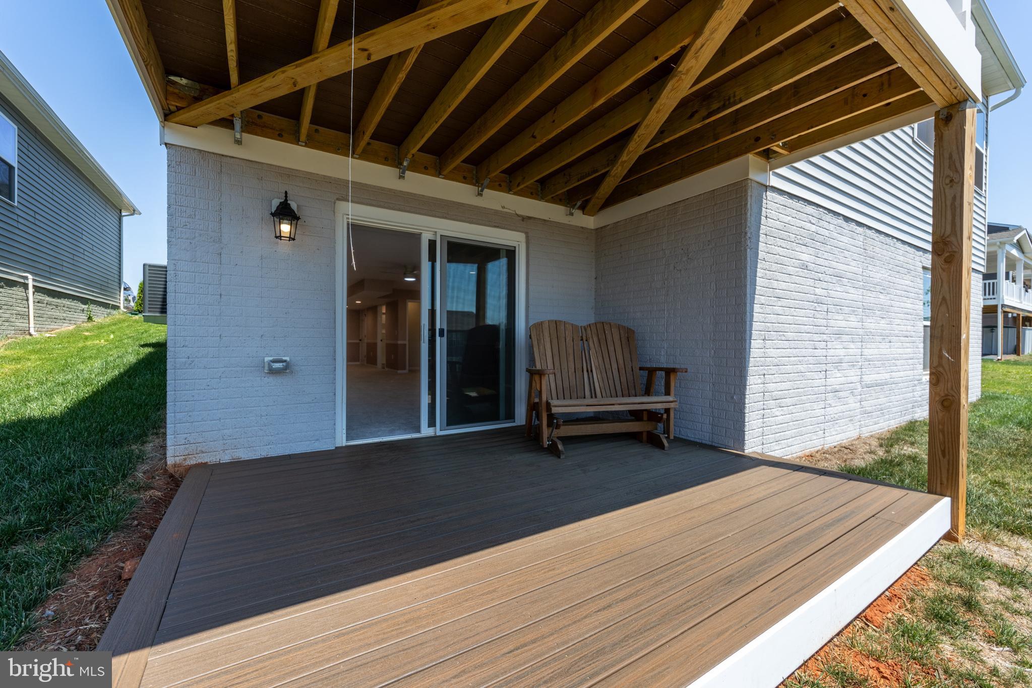 ROUND HILL MEADOWS - Residential