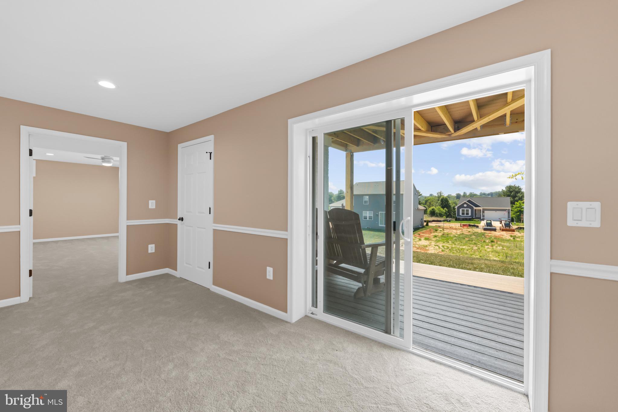 ROUND HILL MEADOWS - Residential