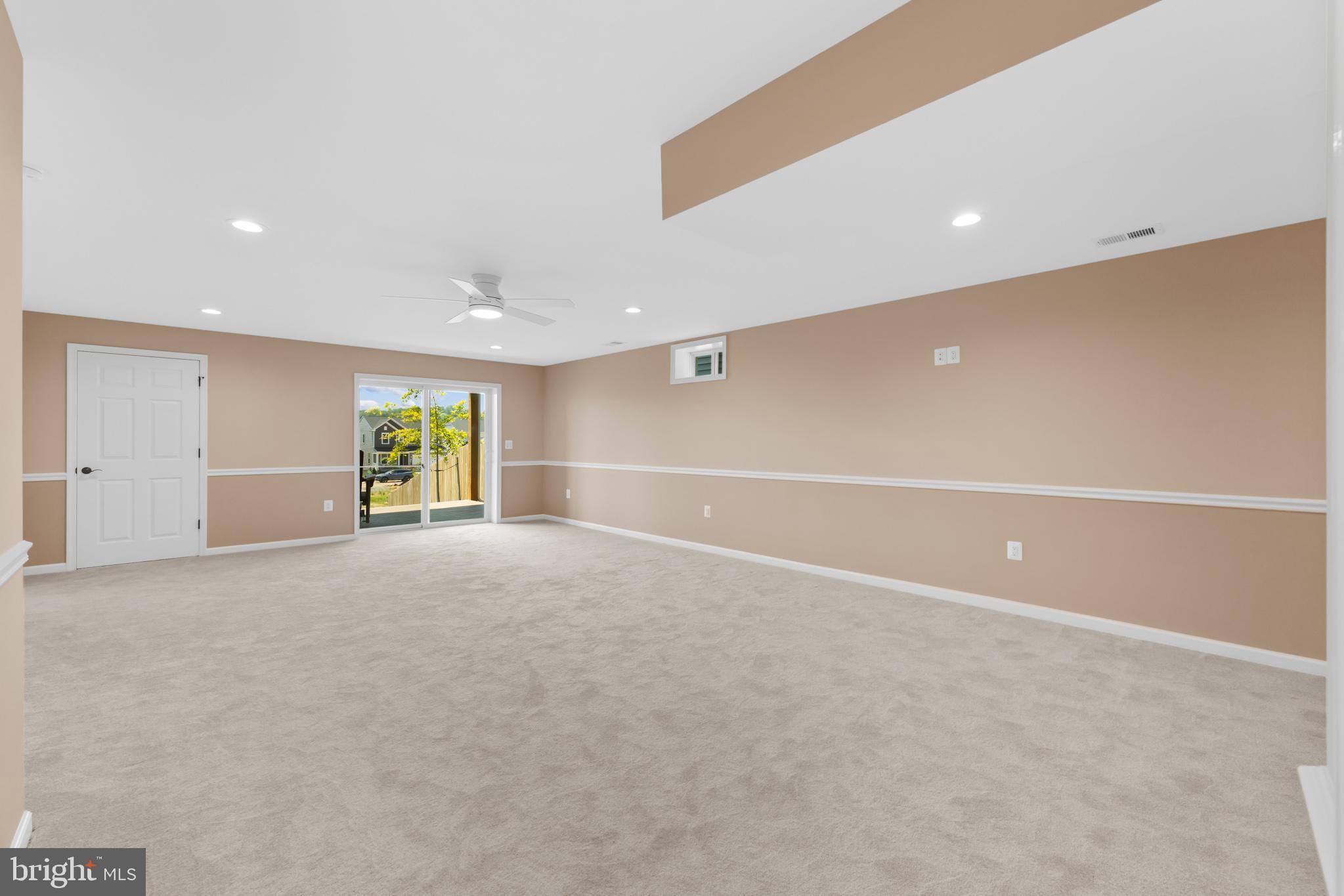 ROUND HILL MEADOWS - Residential