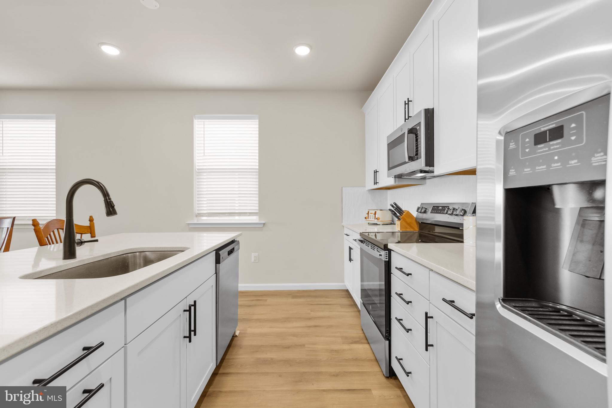ROUND HILL MEADOWS - Residential