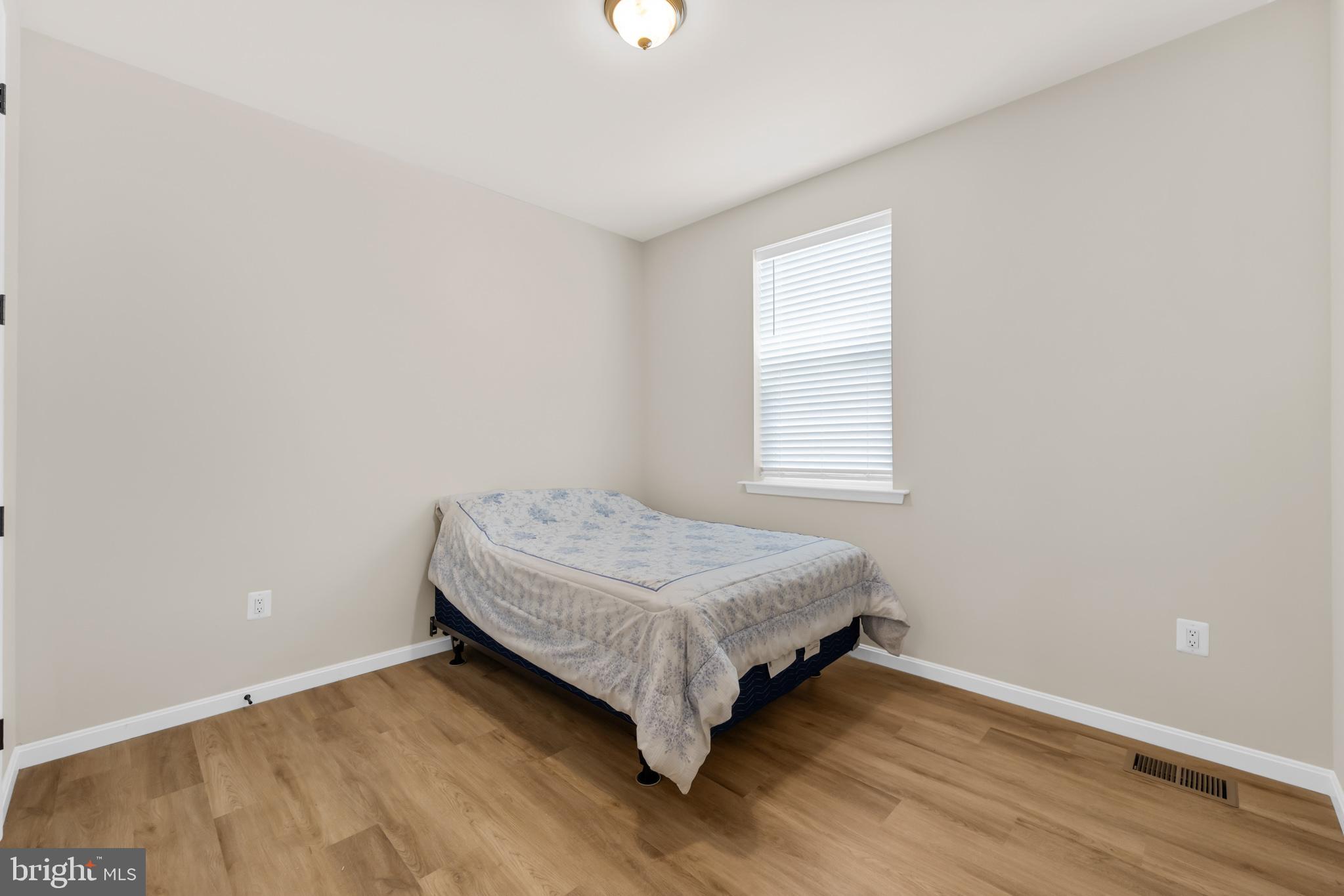 ROUND HILL MEADOWS - Residential