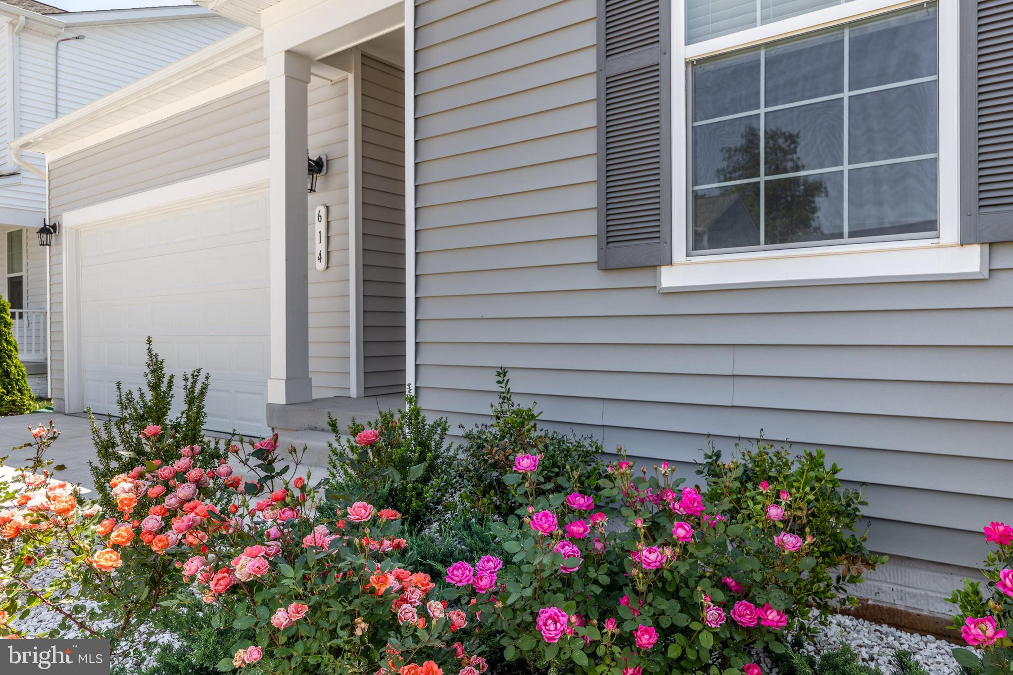 ROUND HILL MEADOWS - Residential