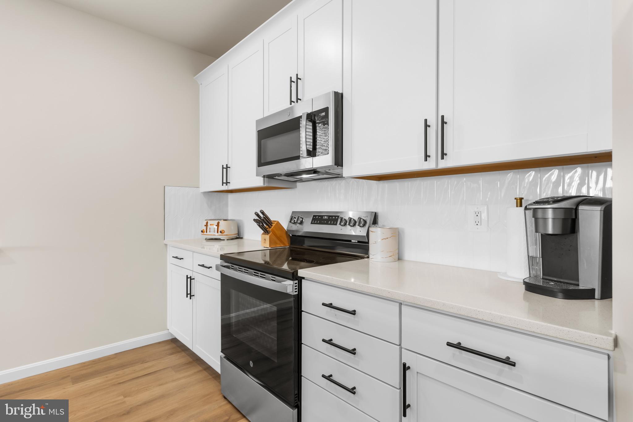 ROUND HILL MEADOWS - Residential