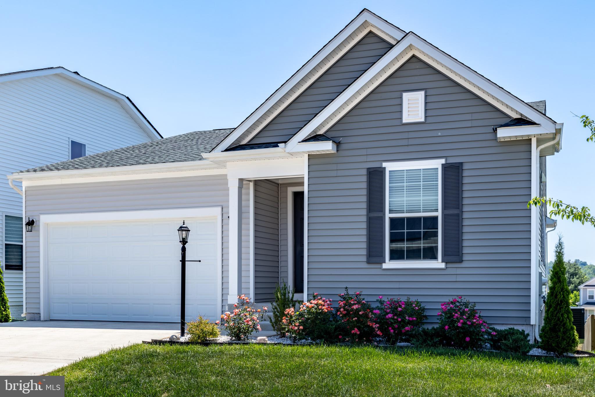 ROUND HILL MEADOWS - Residential
