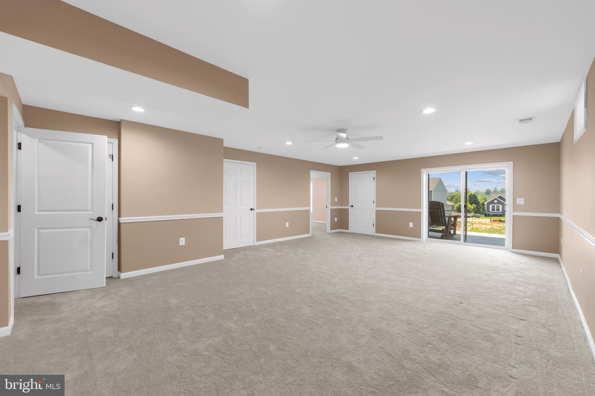 ROUND HILL MEADOWS - Residential