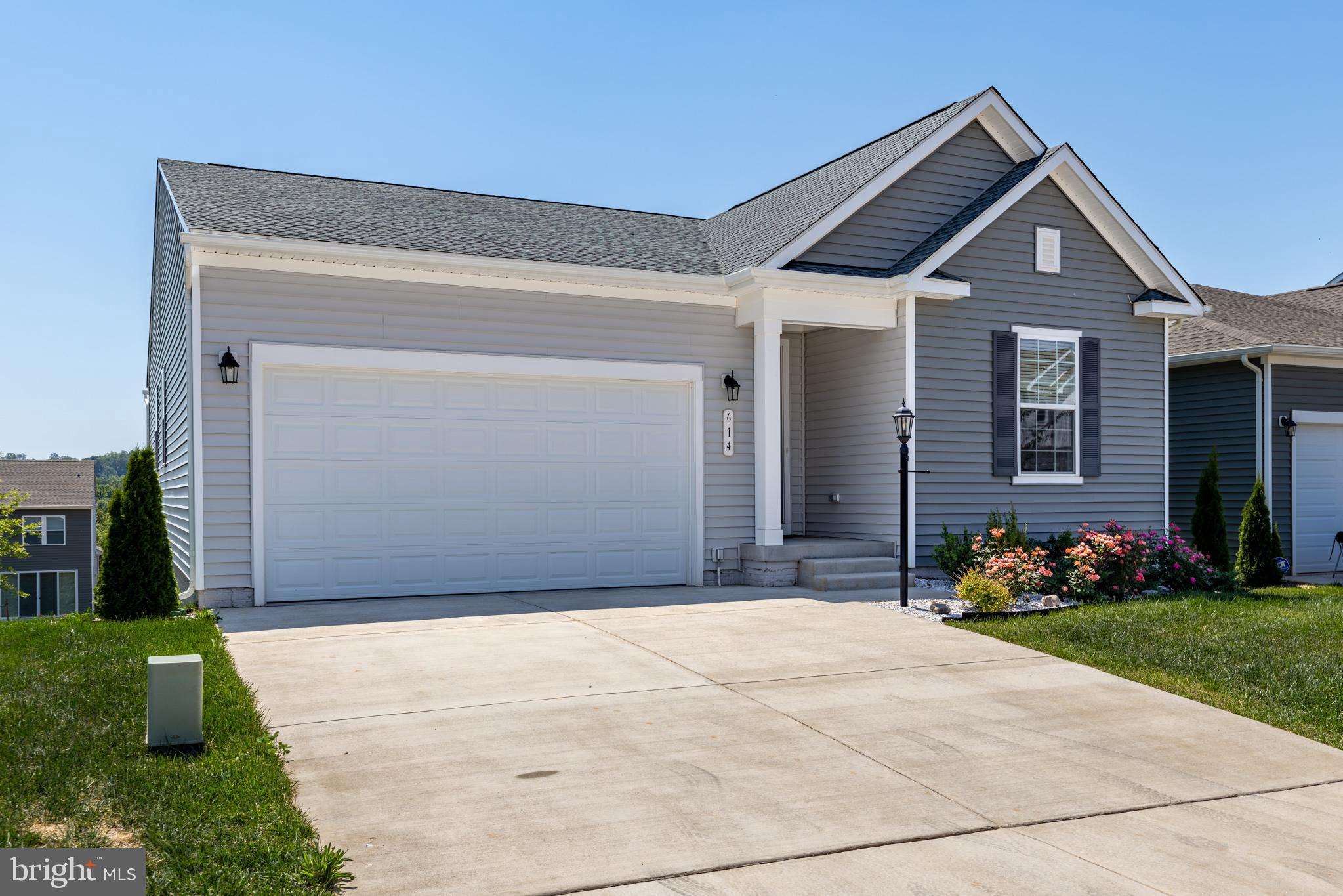 ROUND HILL MEADOWS - Residential