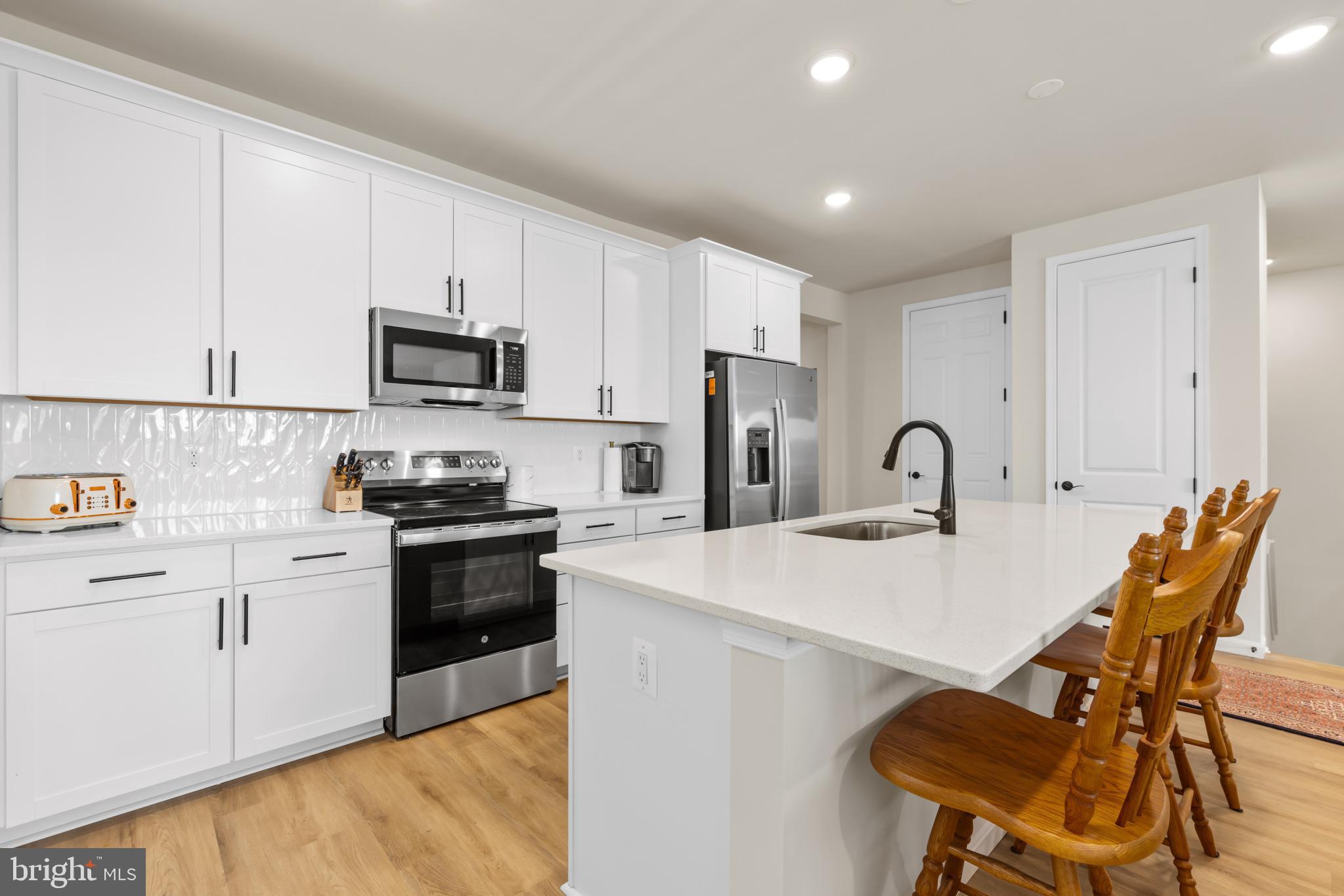 ROUND HILL MEADOWS - Residential