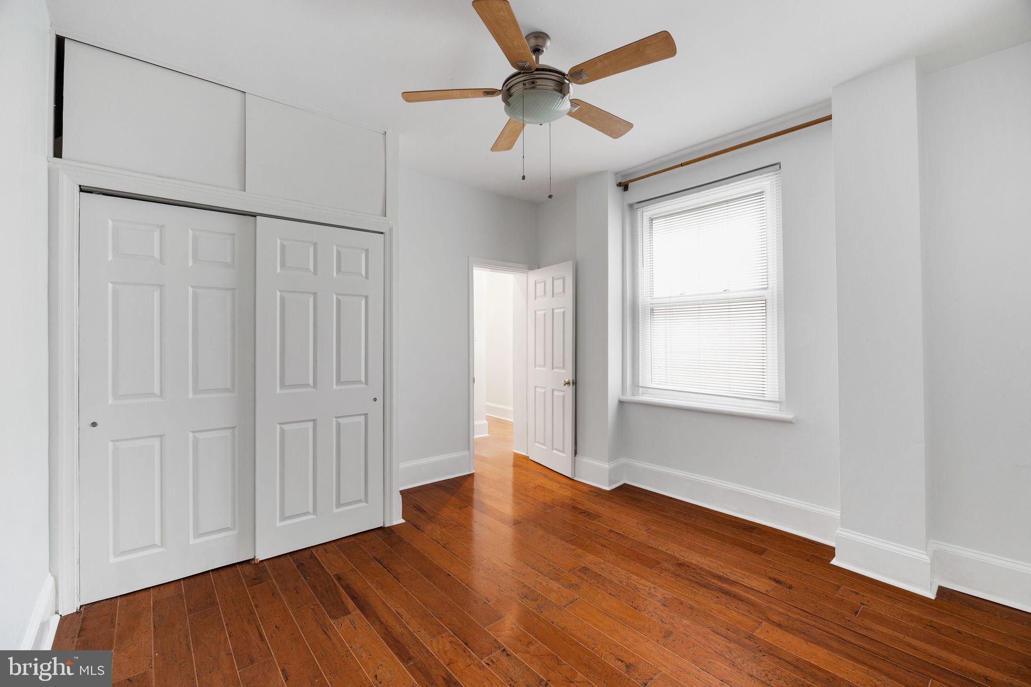 QUEEN VILLAGE - Residential