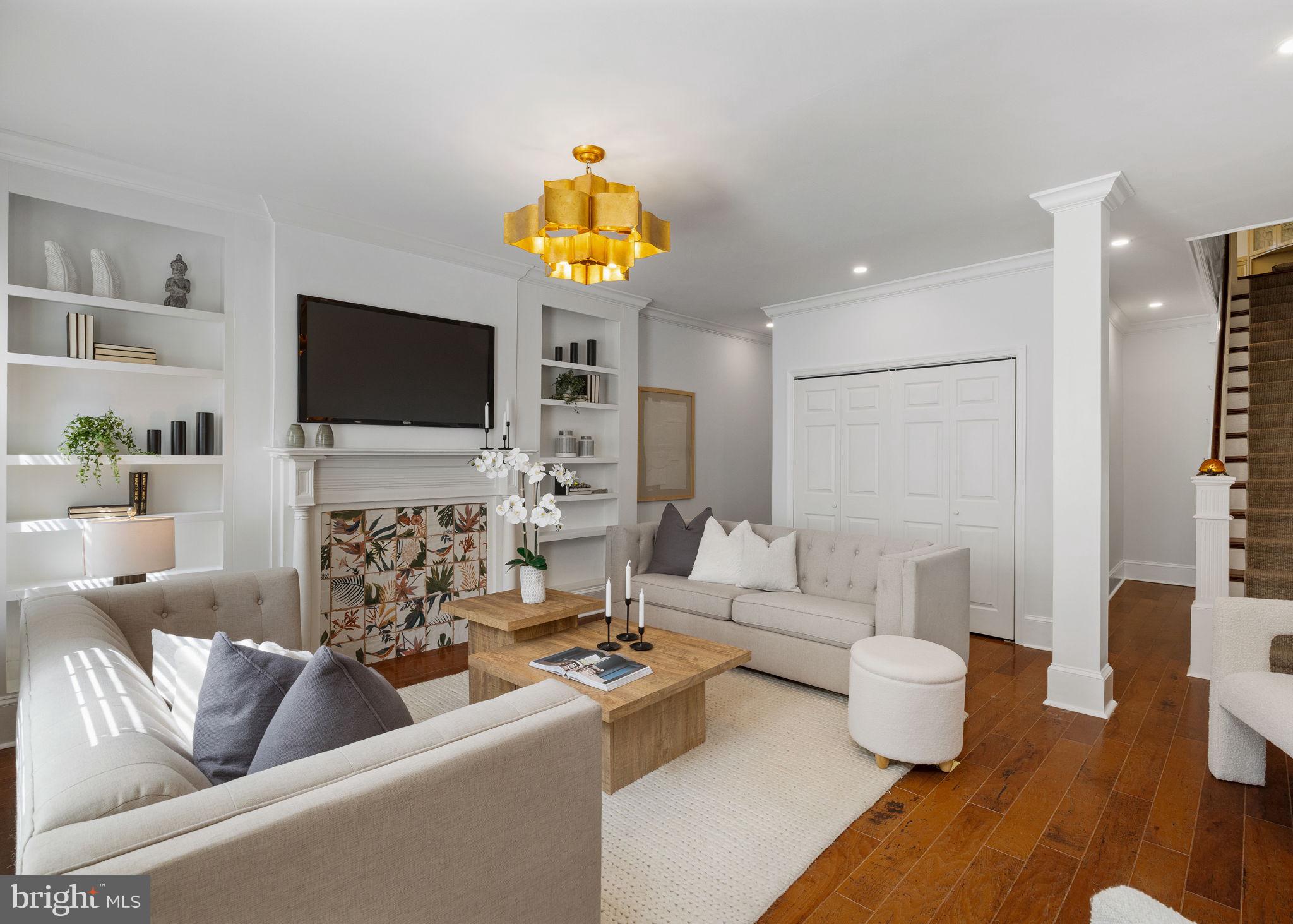 QUEEN VILLAGE - Residential