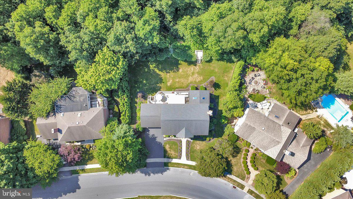 HAMPDEN SQUARE - Residential