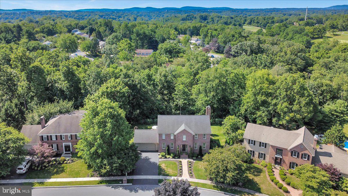 HAMPDEN SQUARE - Residential