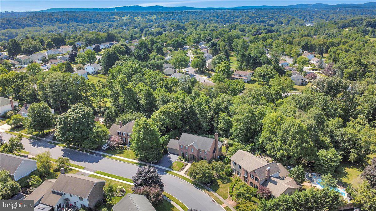HAMPDEN SQUARE - Residential