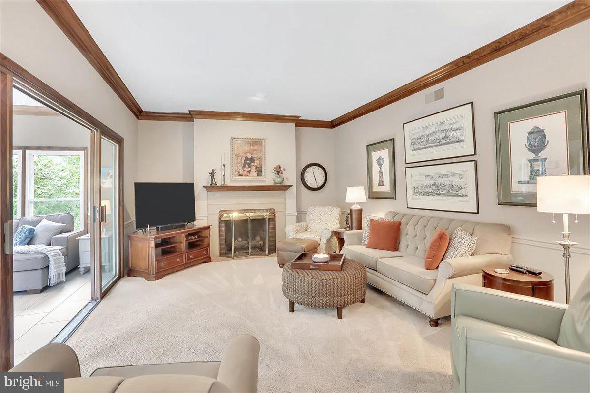 HAMPDEN SQUARE - Residential